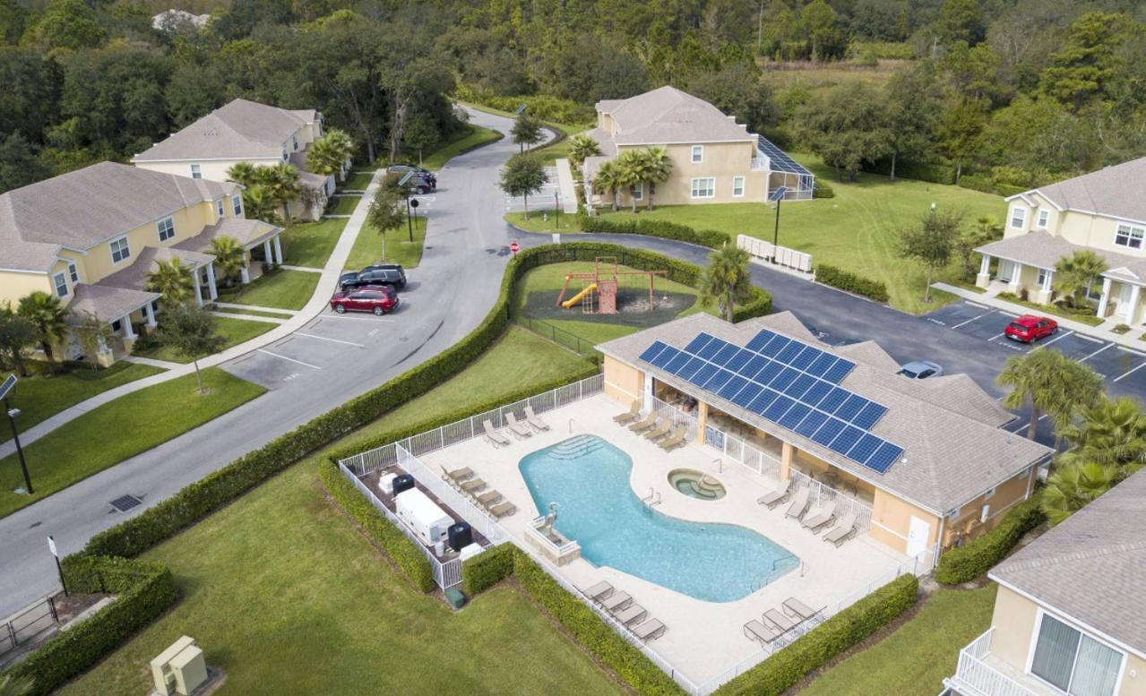 Holiday home 3br Townhouse Near Bbq Grill And Pool *