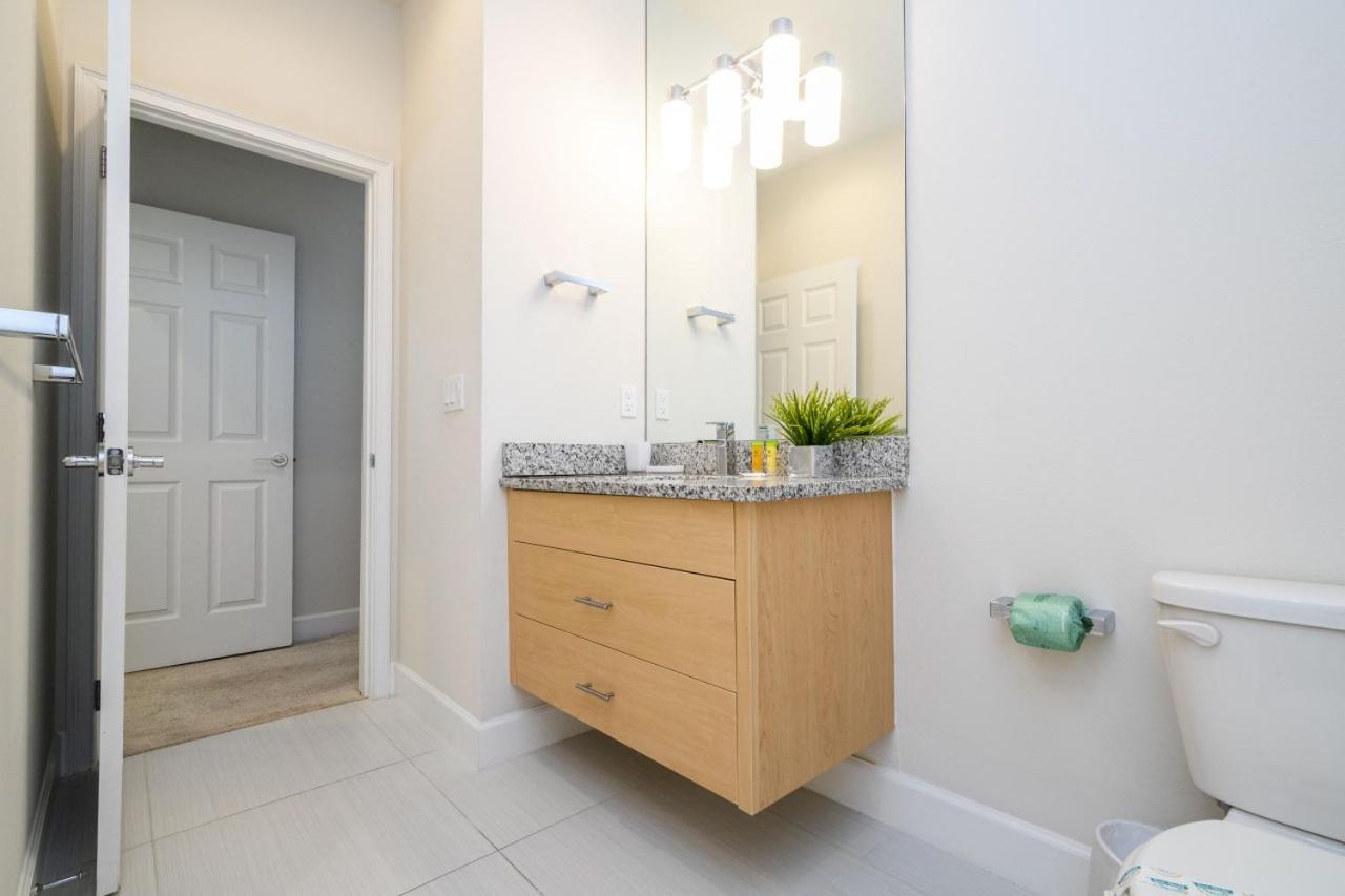 3br Townhouse Near Bbq Grill And Pool *