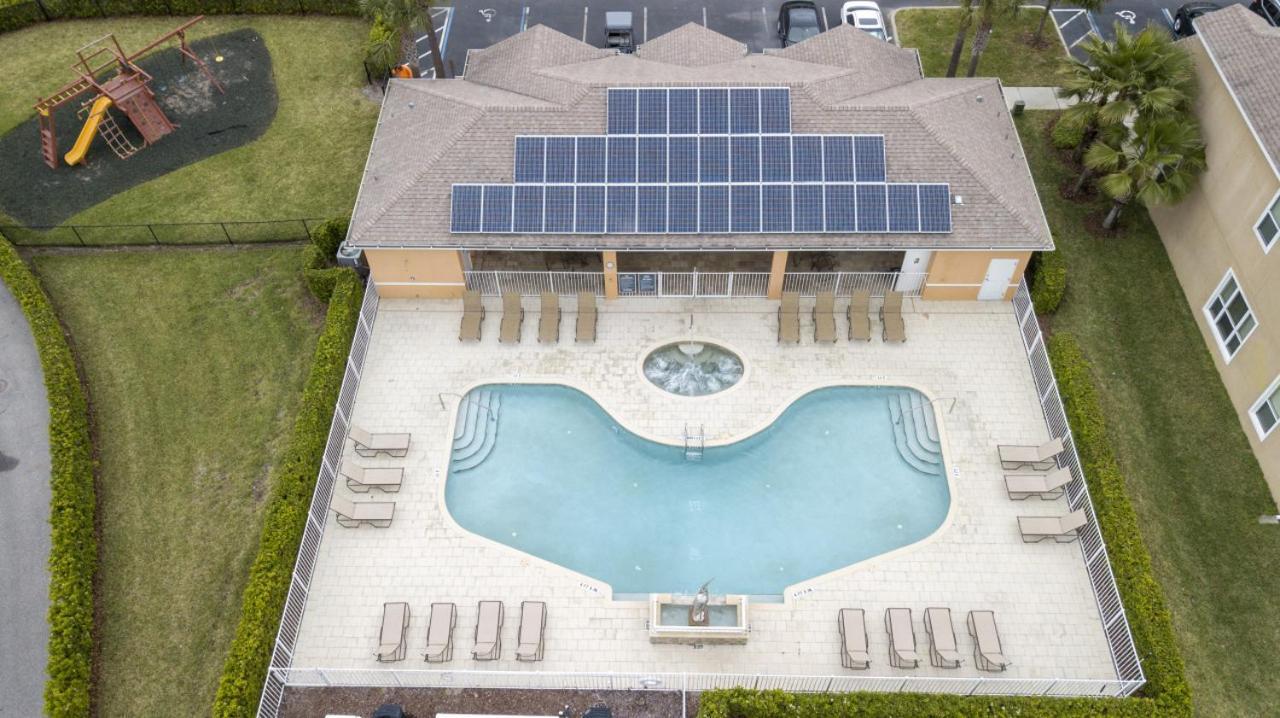 Holiday home 3br Townhouse Near Bbq Grill And Pool *