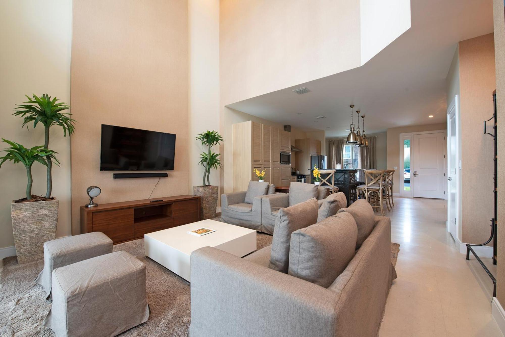 Luxury 4bd With Bbq Minutes From Holiday home