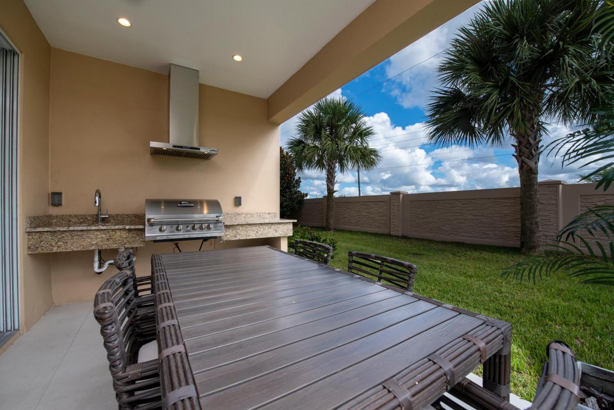 4bd Luxury With Bbq Near