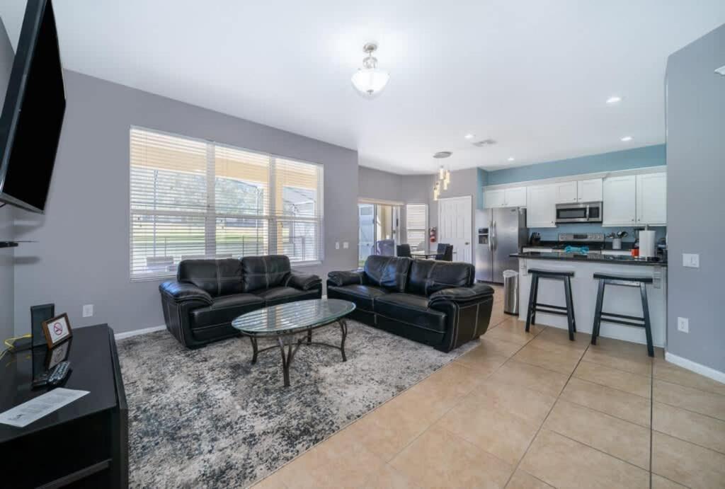 Luxury 6 Bedroom Pool In Windsor Hills Holiday home *
