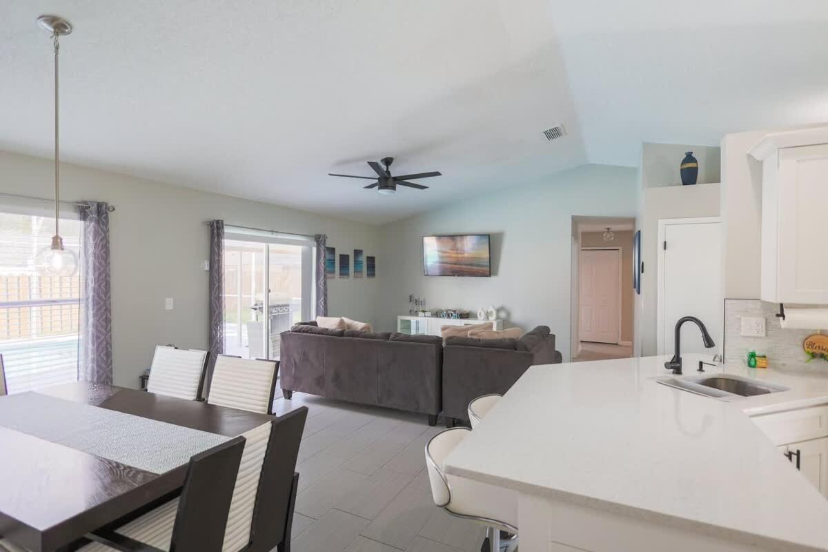 Pet Friendly Paradise With Pool Holiday home
