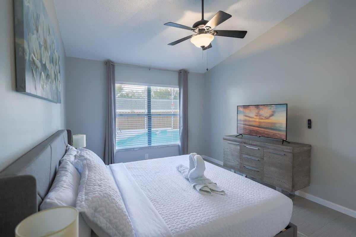 Pet Friendly Paradise With Pool Holiday home