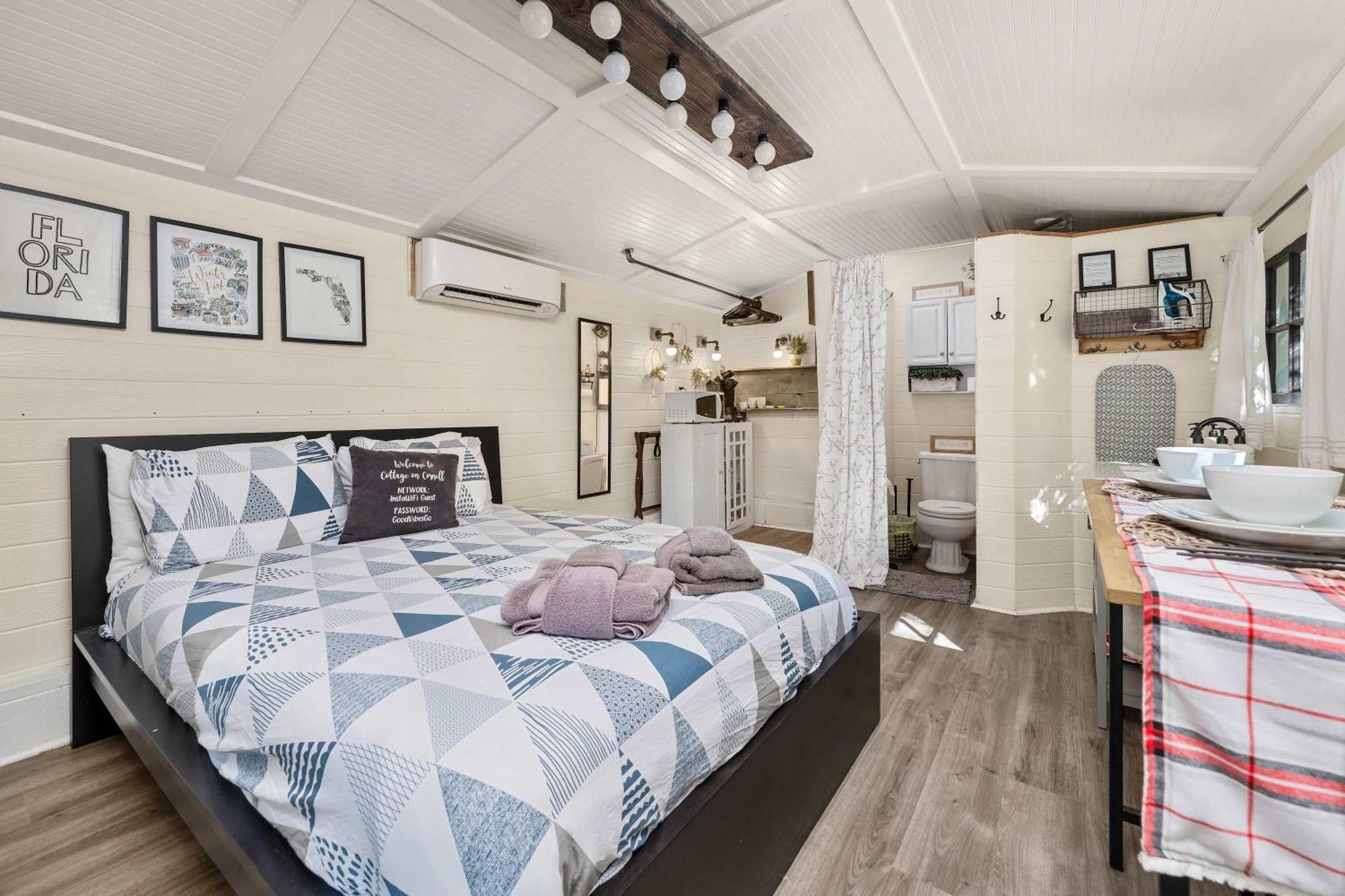 Tiny W Mil - 3 Mi To Dt Holiday home *
