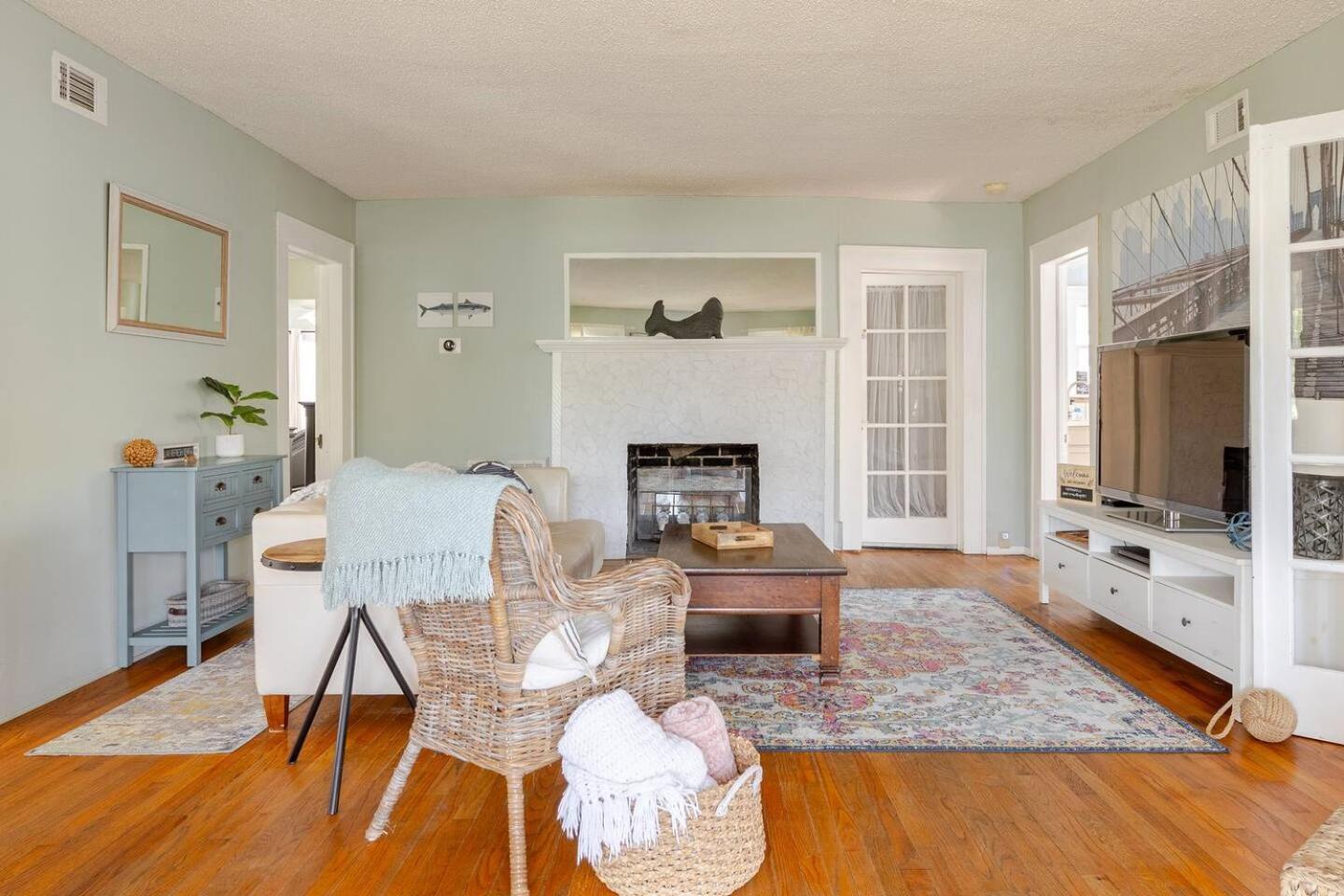 Holiday home Charming - Close To Everything! *
