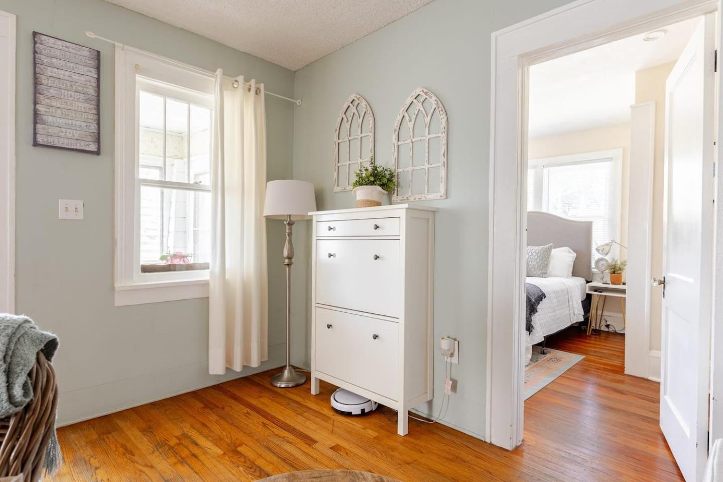 Charming - Close To Everything! Holiday home