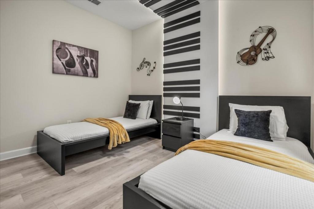 5 Bedrooms - 4 Bathrooms - Storey 3101 Pp Holiday home