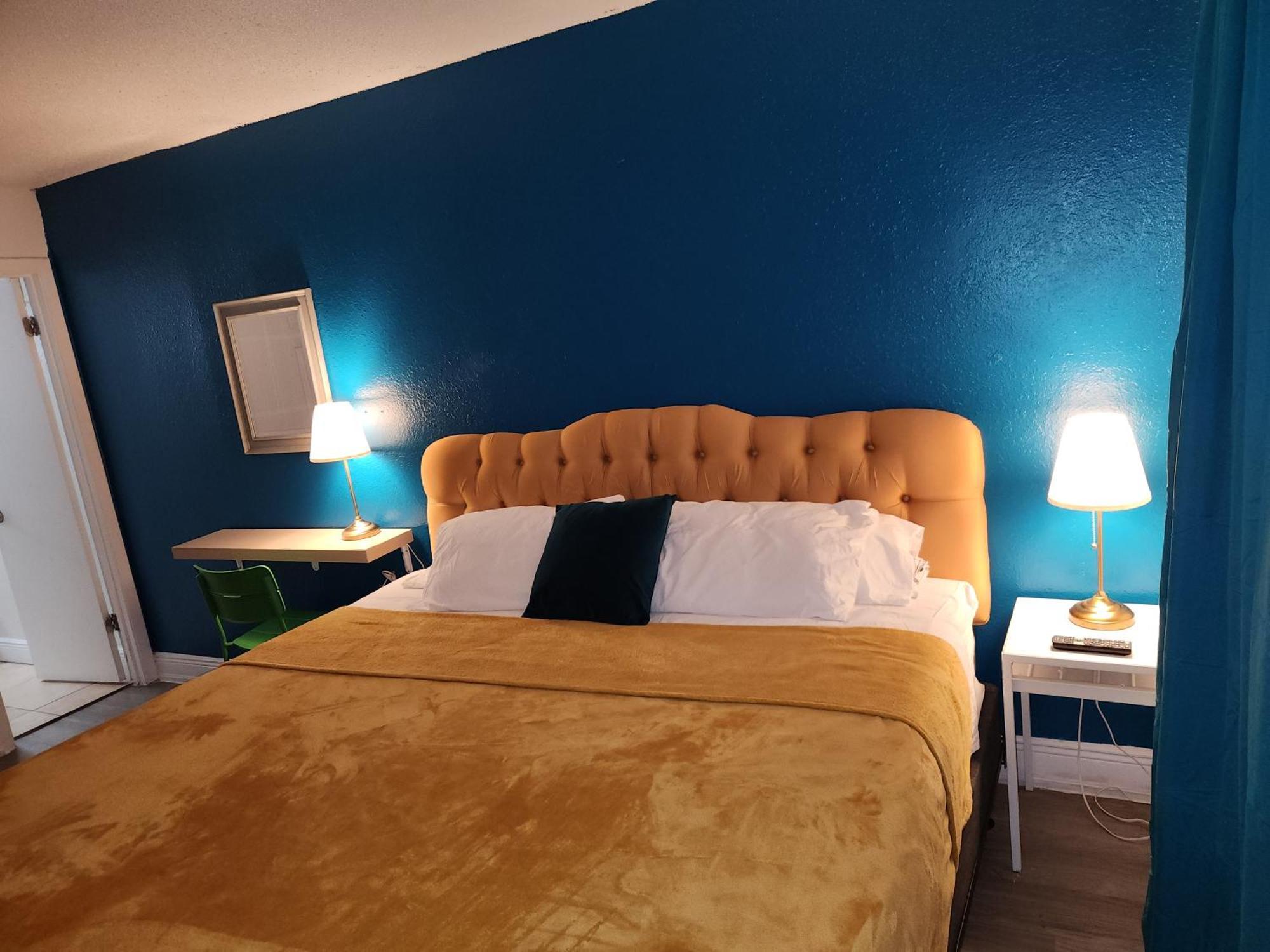 Apartment Centauri Vacation Rentals: 2-bedroom Getaway With Free Parking *