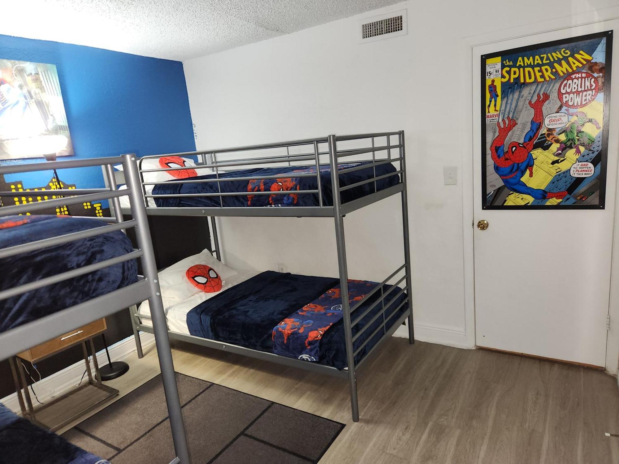 Centauri Vacation Rentals: 2-bedroom Getaway With Free Parking Apartment