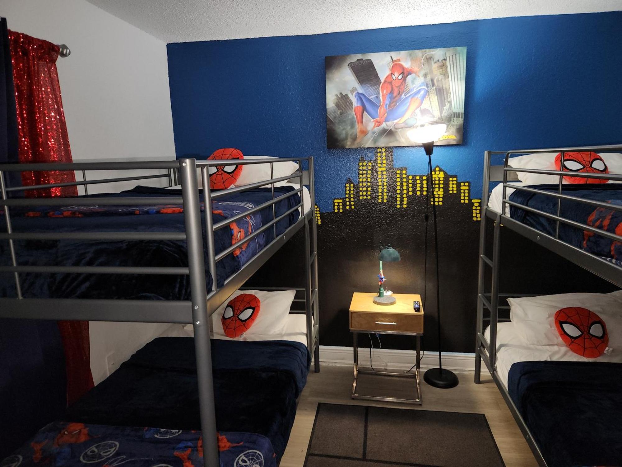 Centauri Vacation Rentals: 2-bedroom Getaway With Free Parking
