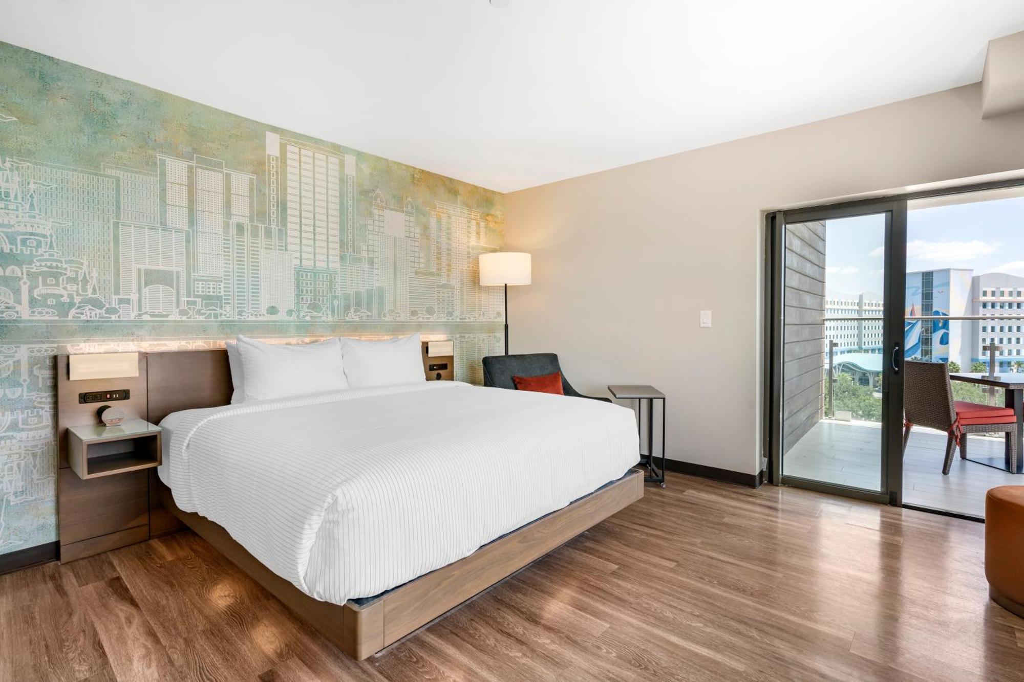 Cambria Near Universal Theme Parks 4*