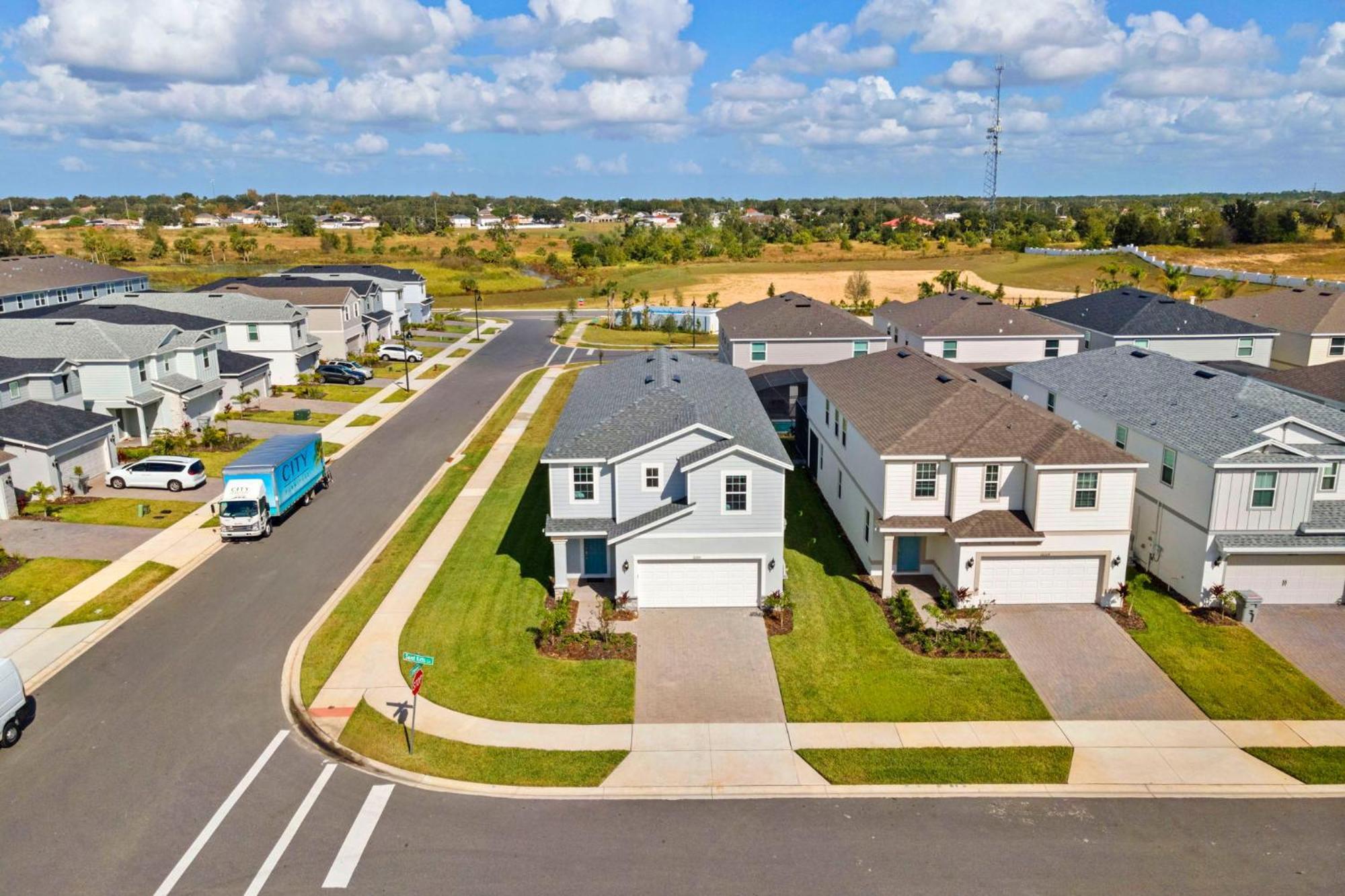 7 Bedrooms- 5,5 Bathrooms- Windsor Cay16200sk Orlando
