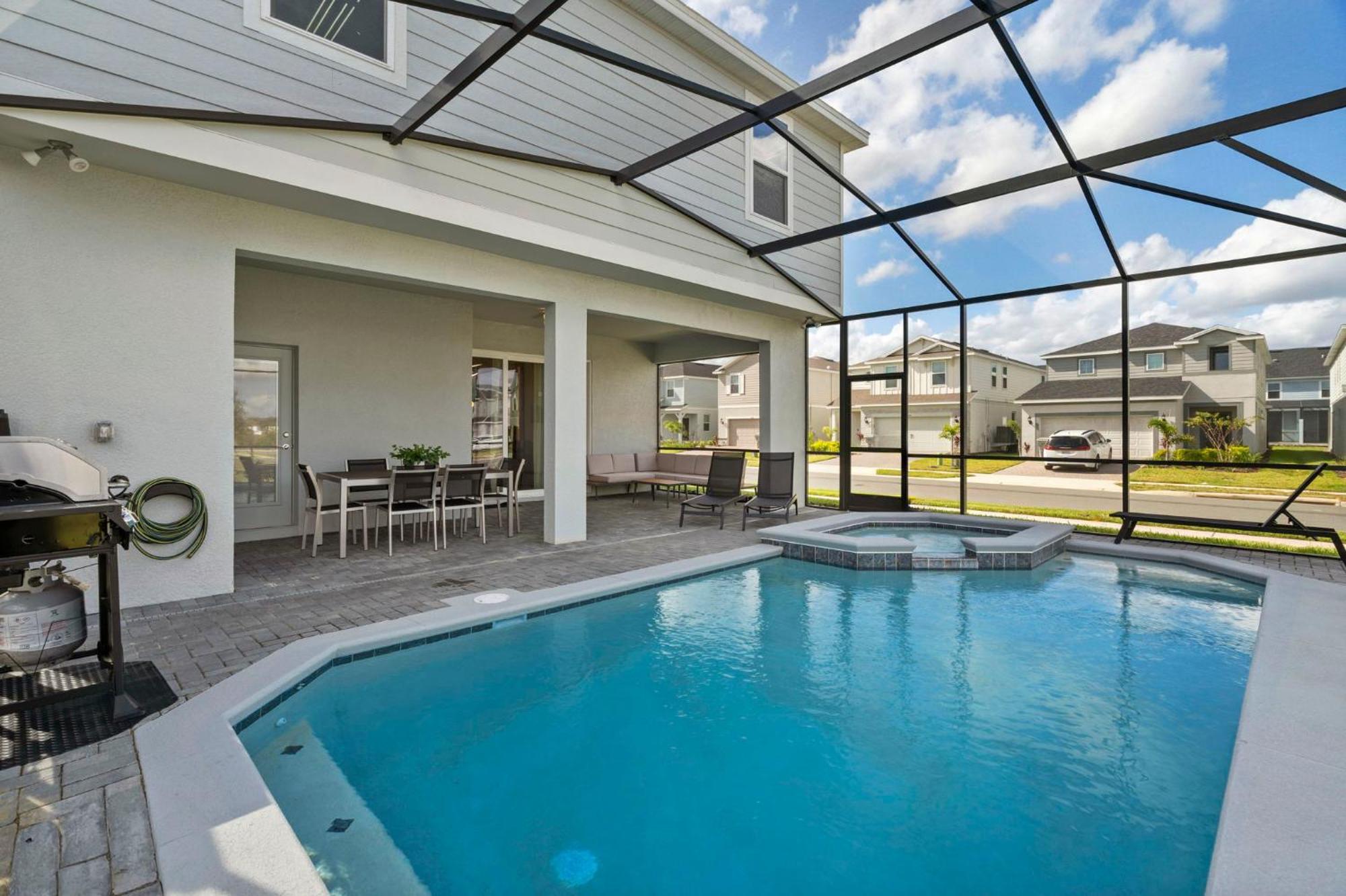 7 Bedrooms- 5,5 Bathrooms- Windsor Cay16200sk * Orlando