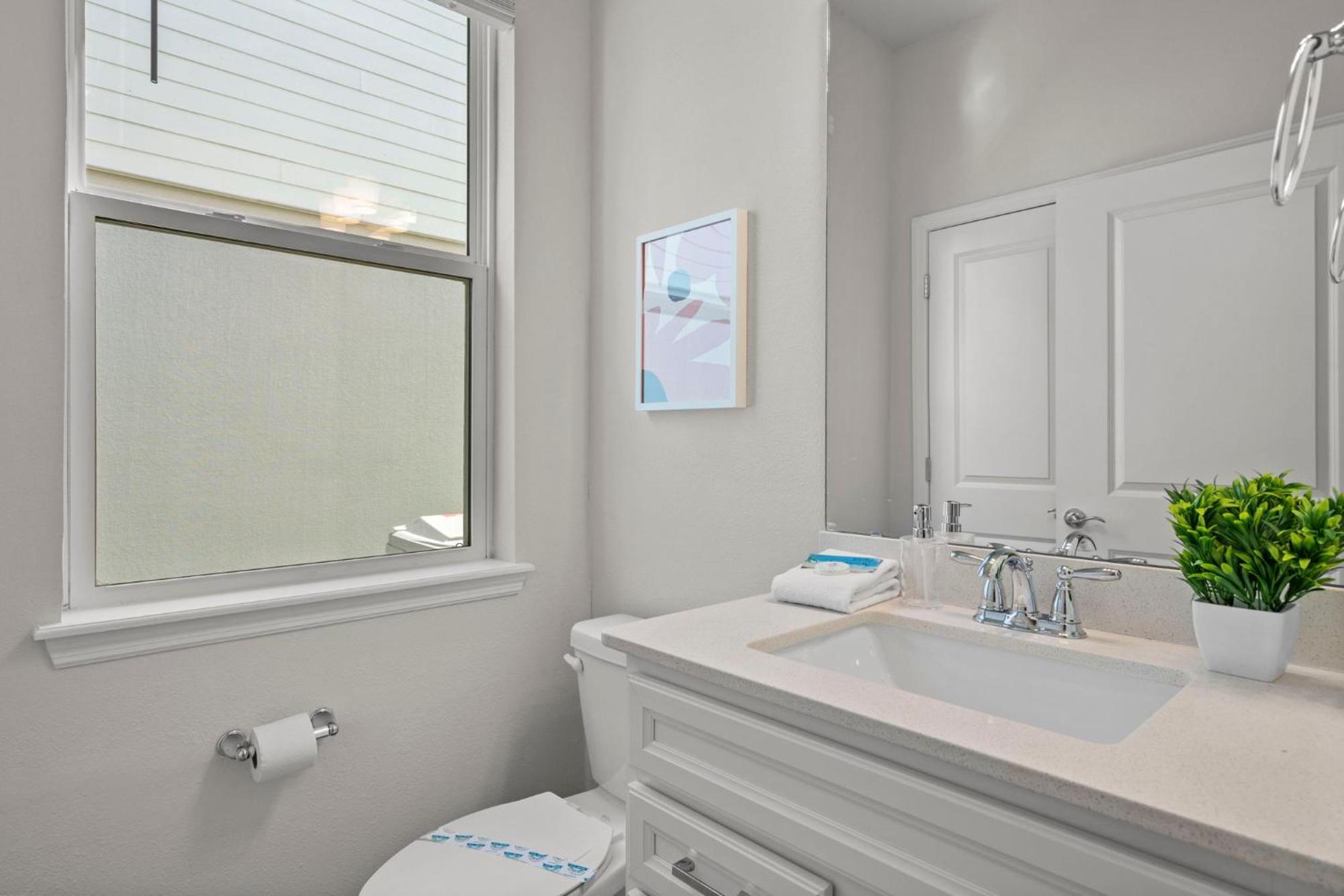 7 Bedrooms- 5,5 Bathrooms- Windsor Cay16200sk Orlando