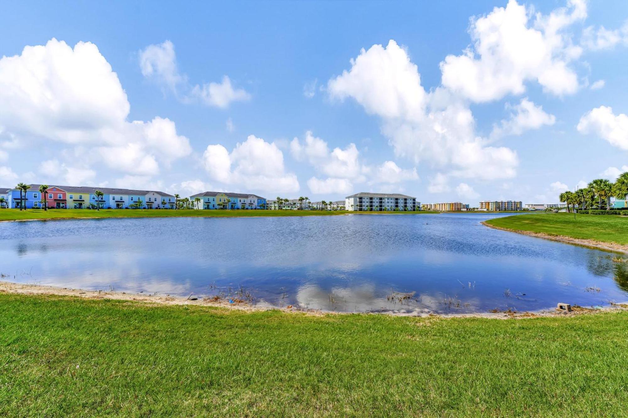 Villa Comfy Near With Margaritaville Access - 8189su