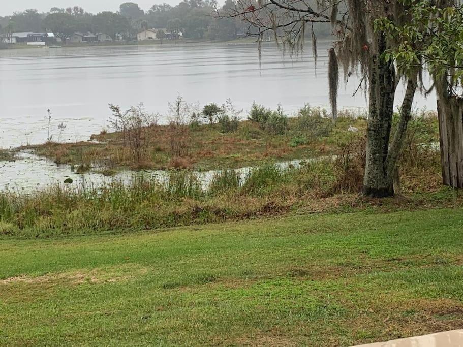 Lakefront Where Retreat And Relax *