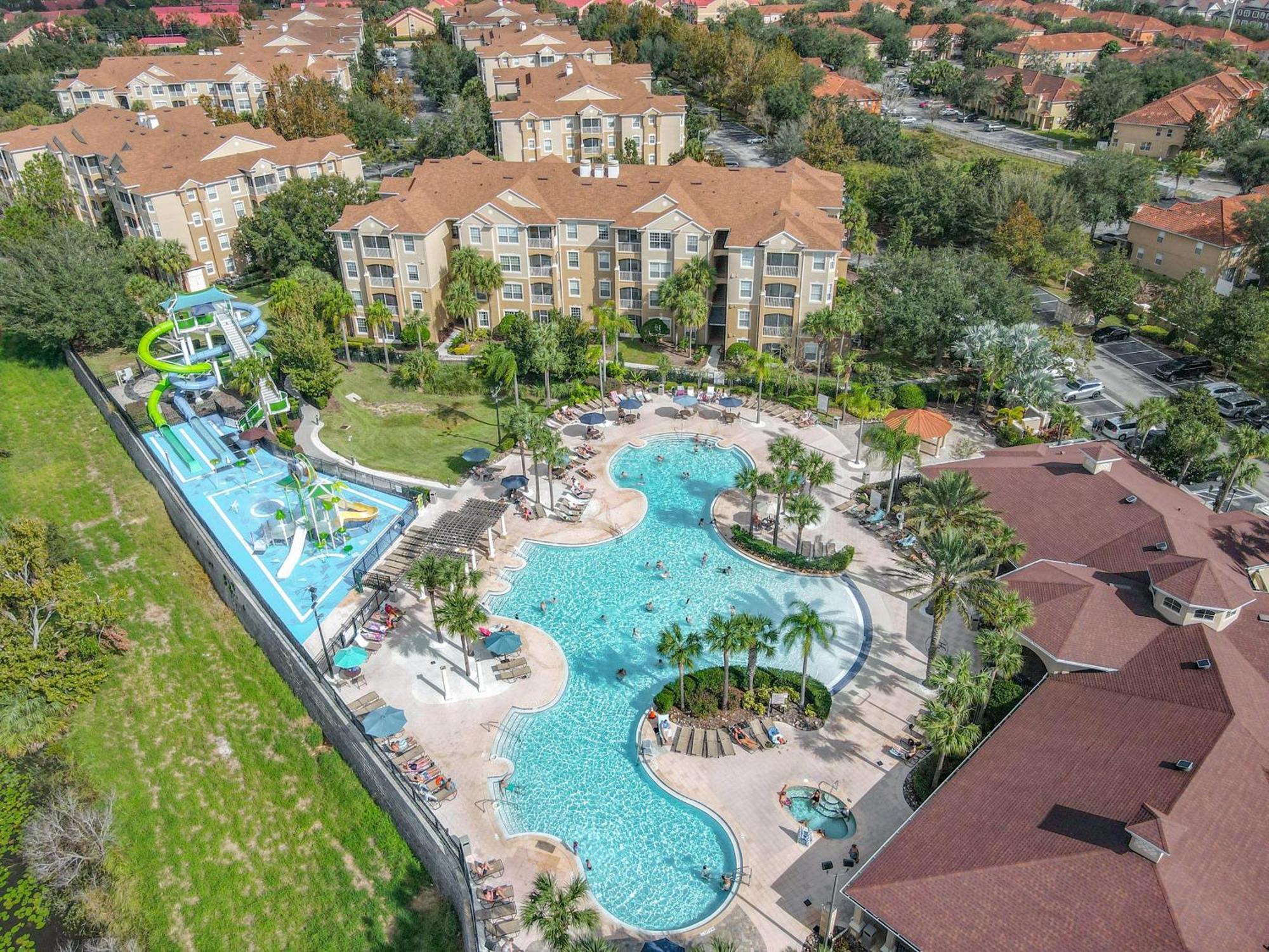 Holiday home Two Min With Pool Water Park & Water Slide Orlando