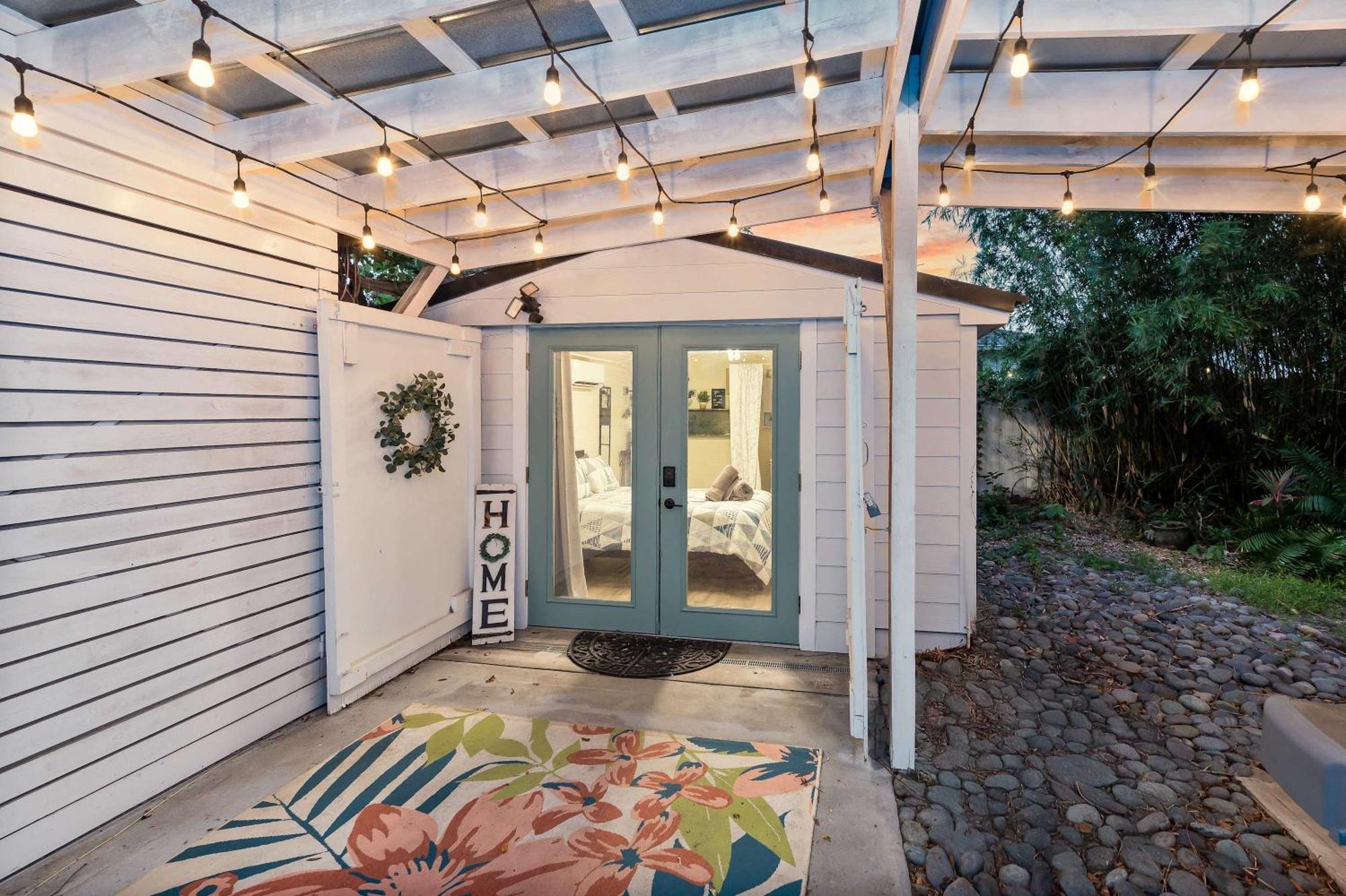 Tiny W Mil - 3 Mi To Dt Holiday home *