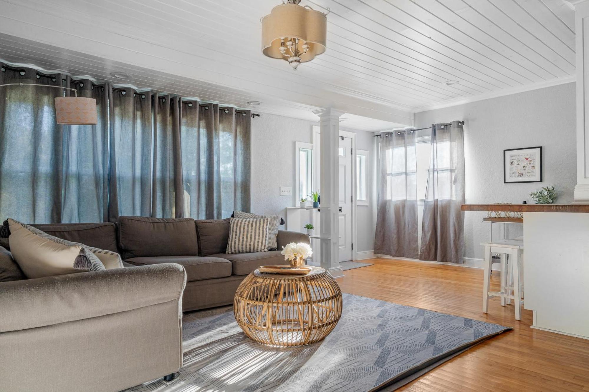 Tiny W Mil - 3 Mi To Dt Holiday home *