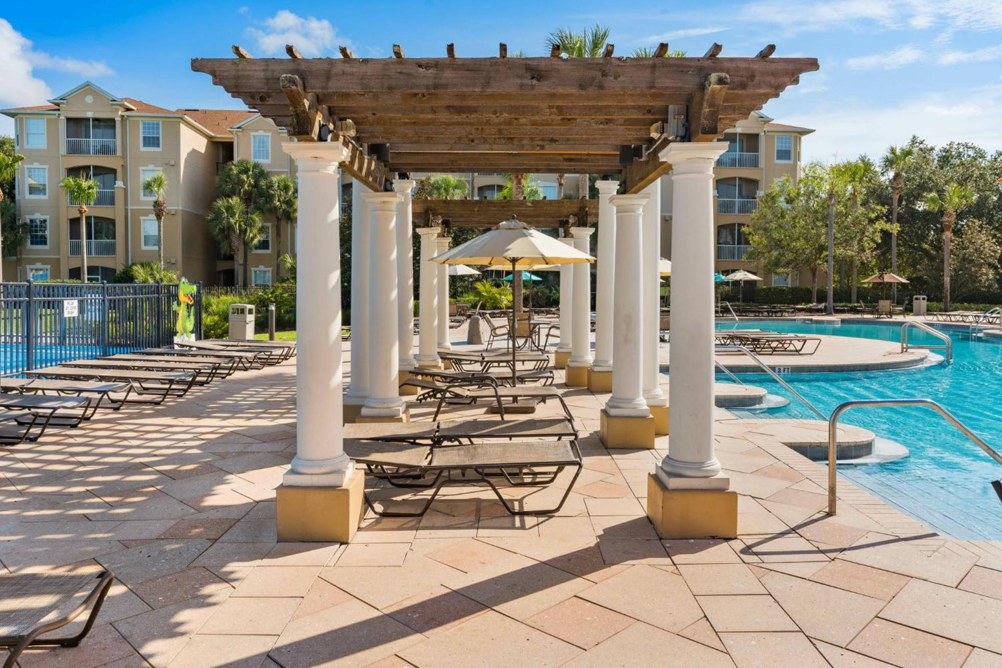 Windsor Hills Getaway: With Water Park Apartment