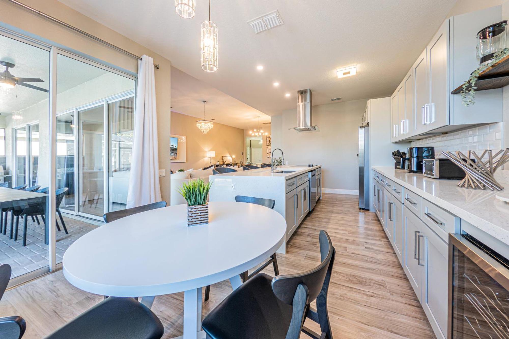 New Spectacular Windsor Hills