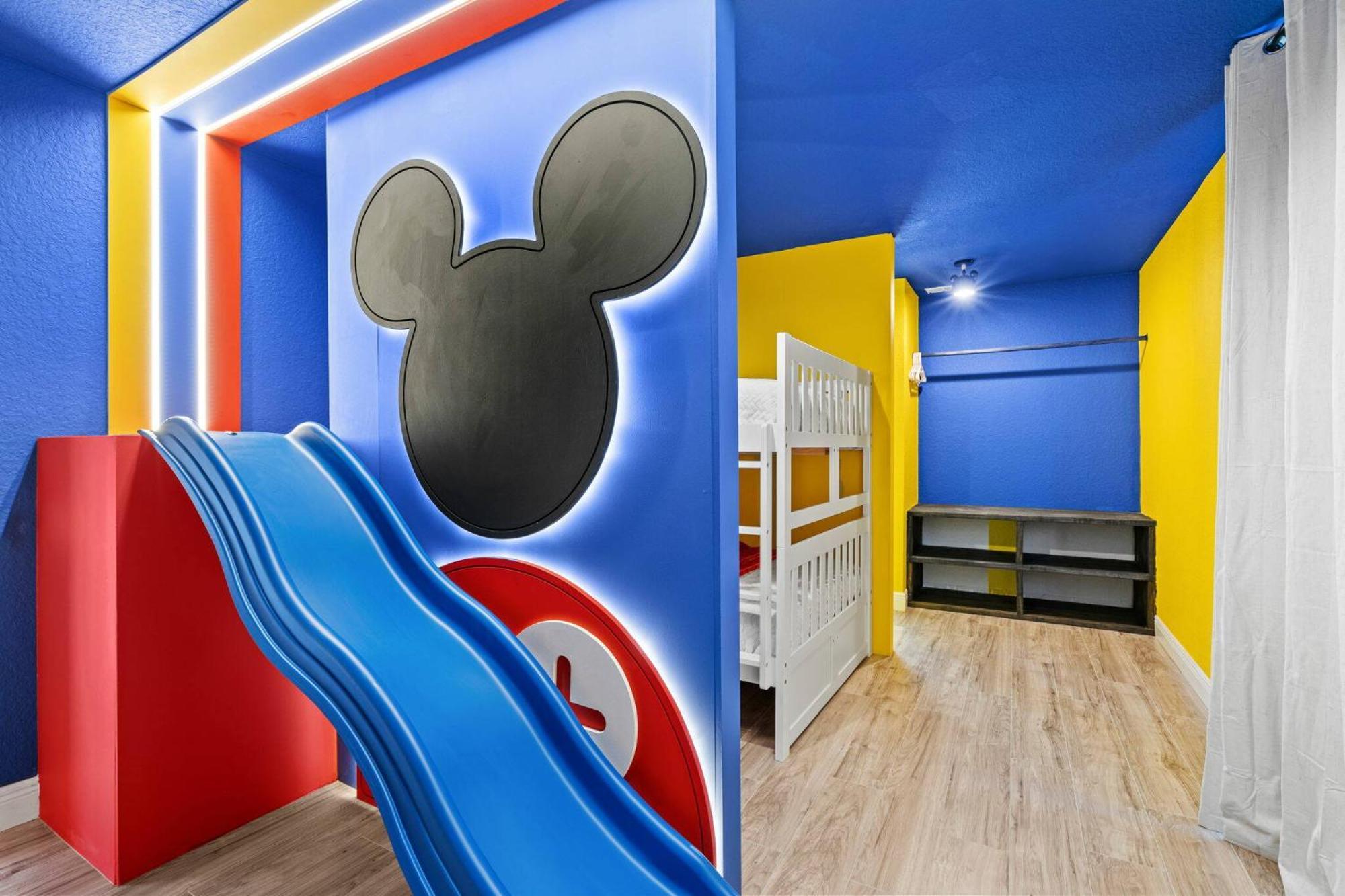 Group Getaway Paradise: Large Water Park Holiday home Orlando
