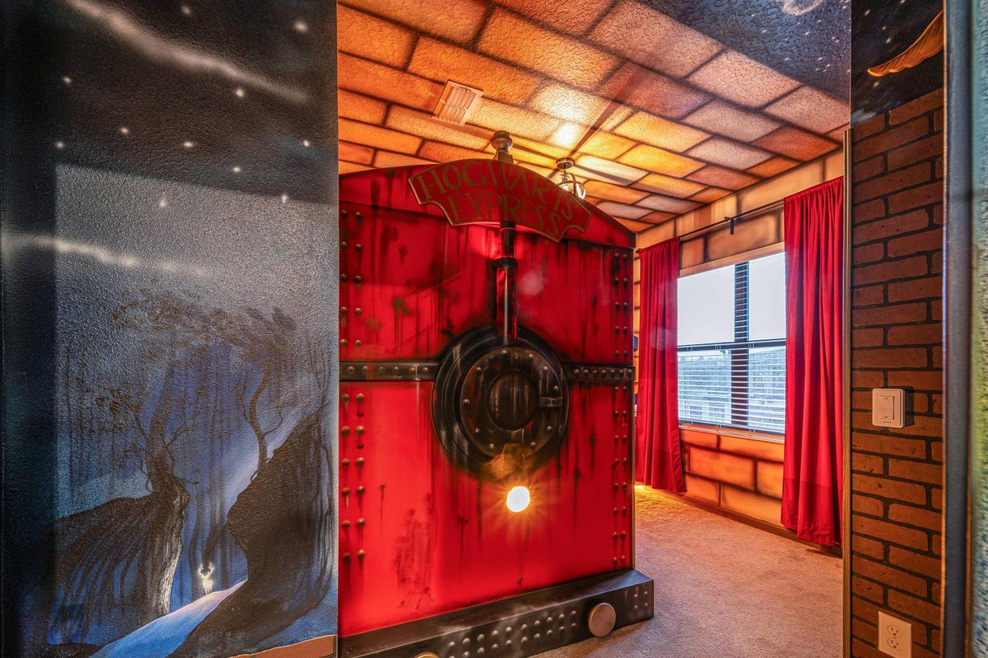 Luxury Meets Adventure 8br With Themed