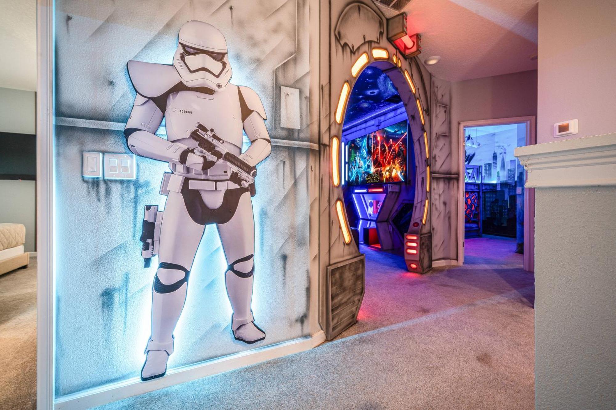 Luxury Meets Adventure 8br With Themed