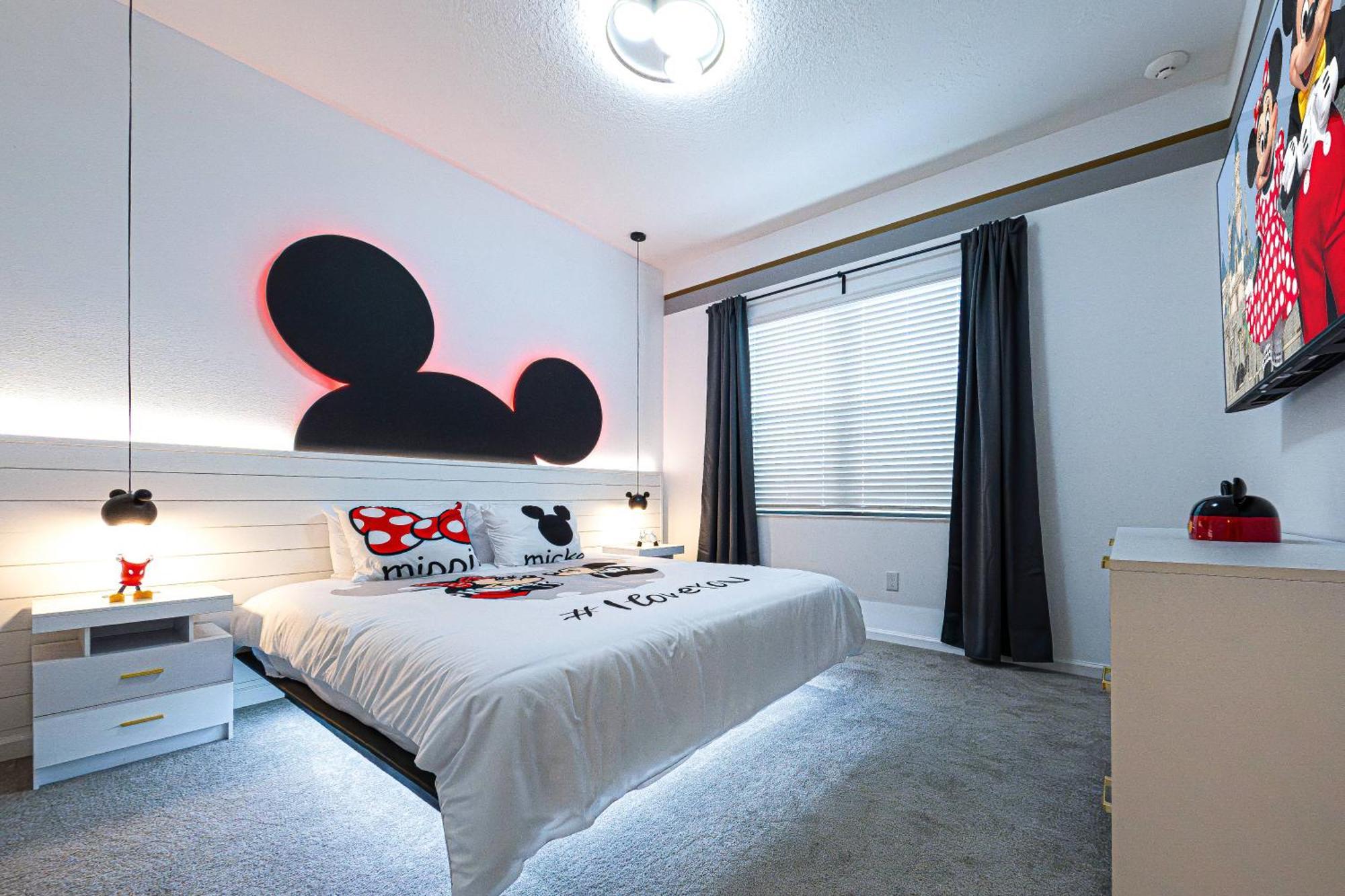 Luxury Meets Adventure 8br With Themed Holiday home Orlando