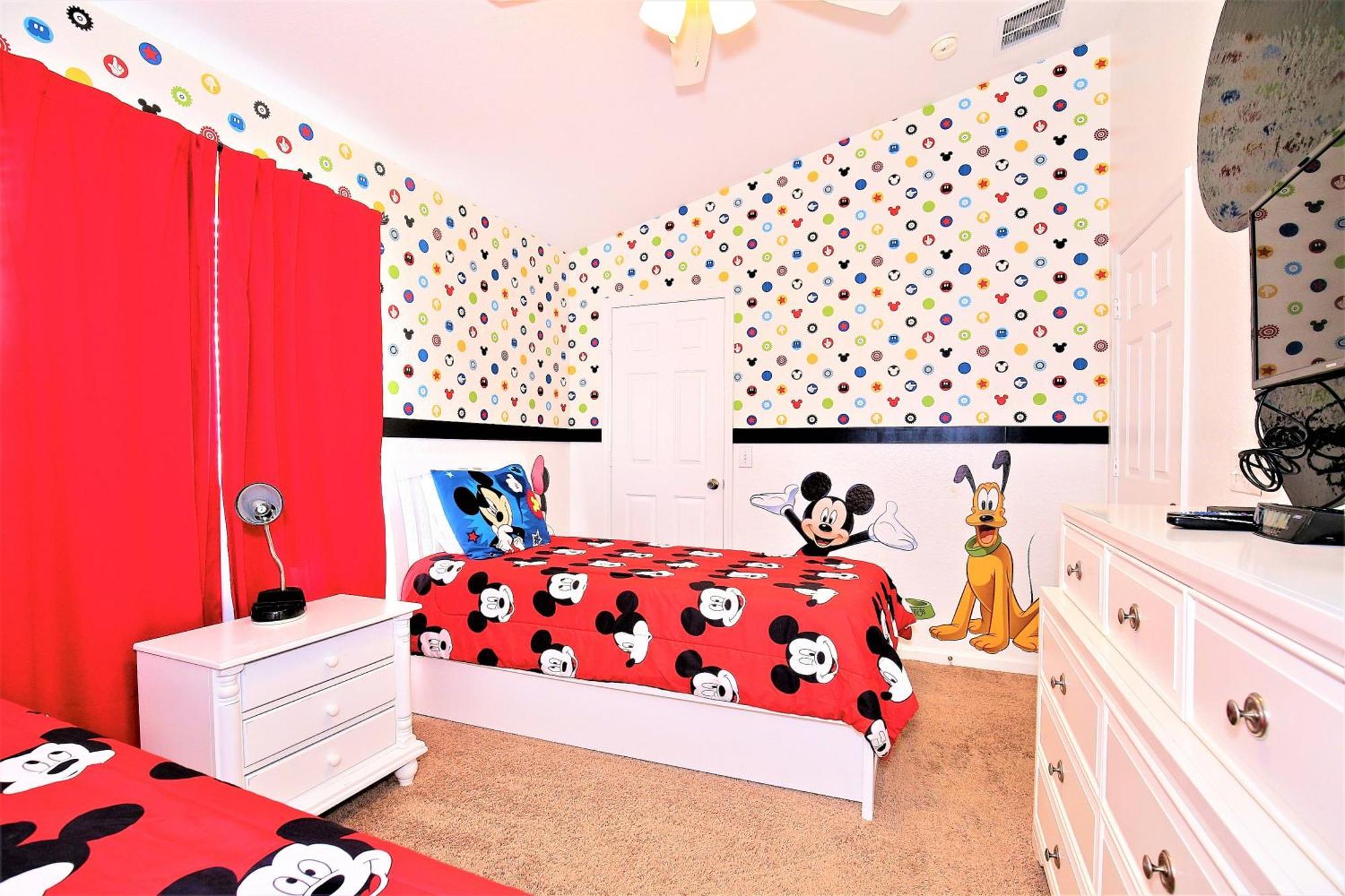 Alluring Townhome Heated Pool Waterpark Holiday home *