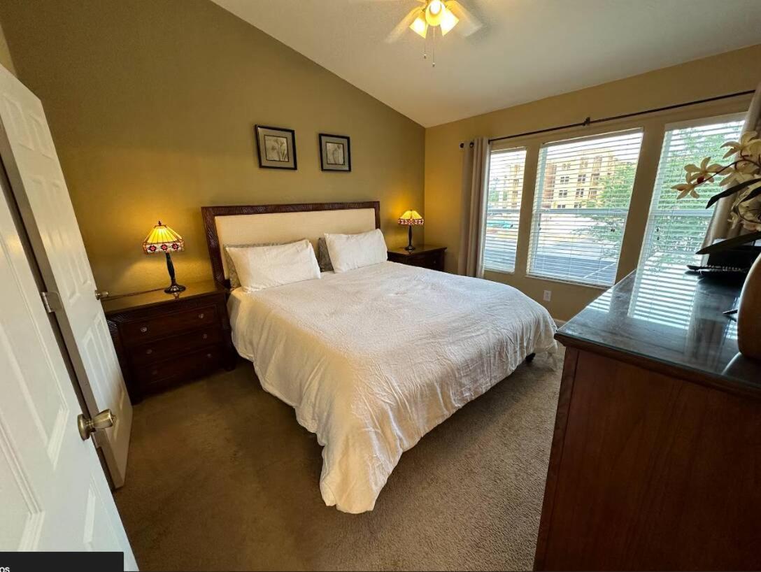 Water Park Fun In Windsor Hills: 3br3ba Holiday home