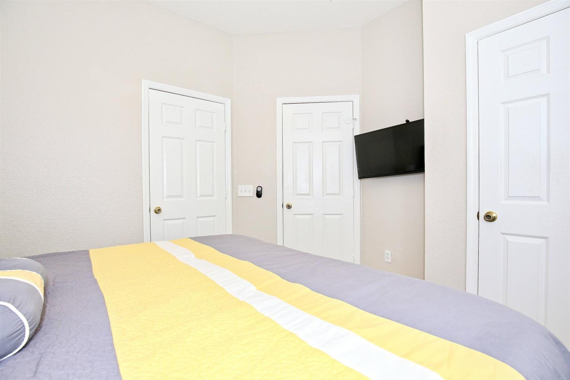 Townhome With Private Pool N Free Waterpark Orlando