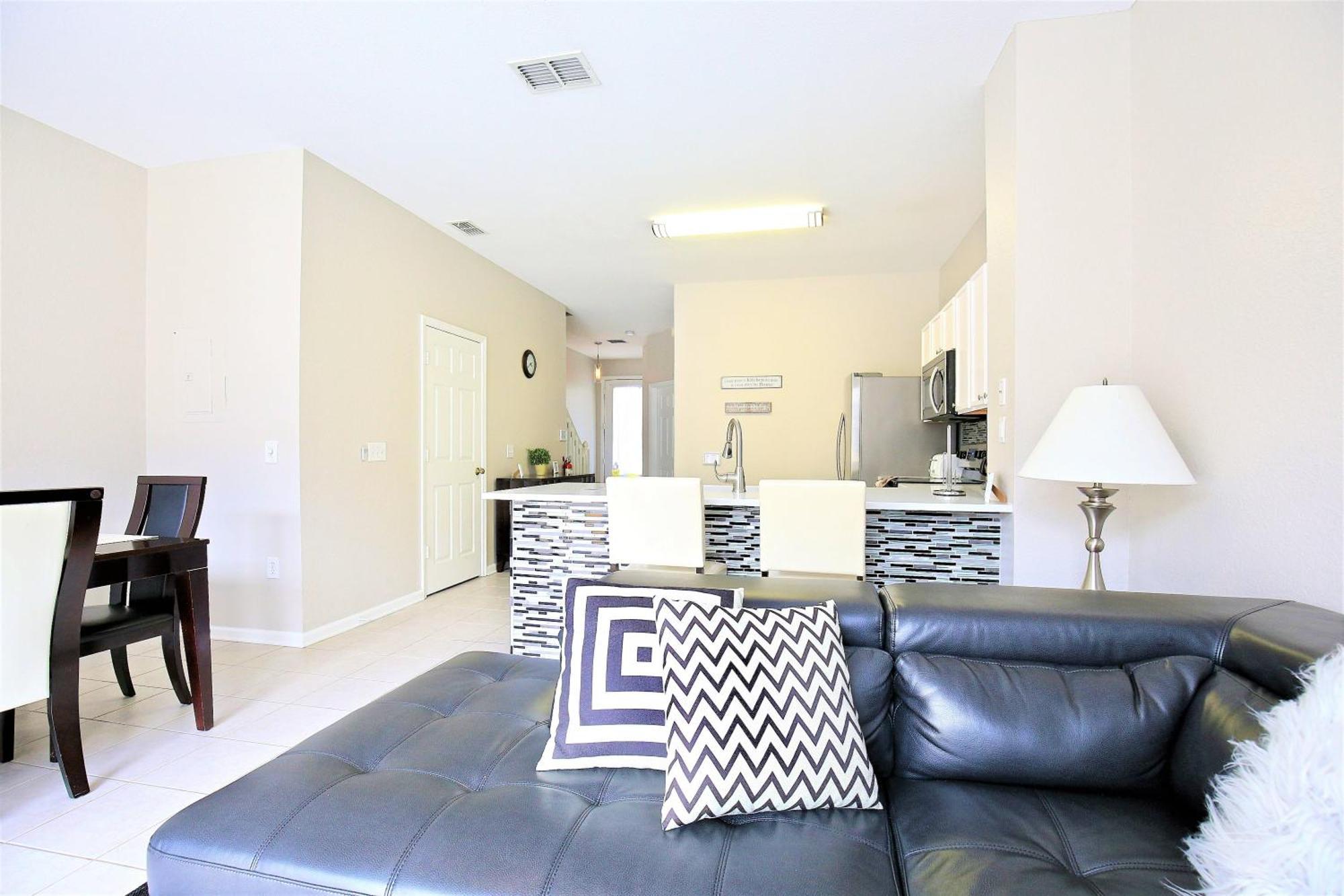 Townhome With Private Pool N Free Waterpark Orlando