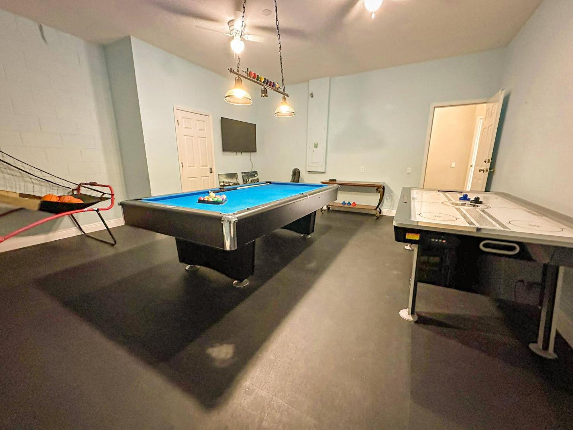 Family Fun 6br Poolside W Water Park Game Holiday home Orlando