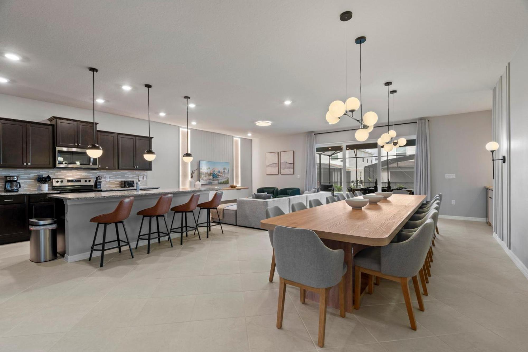 10 Bedroom- 8 Bathroom- Windsor Cay 16276sk Holiday home