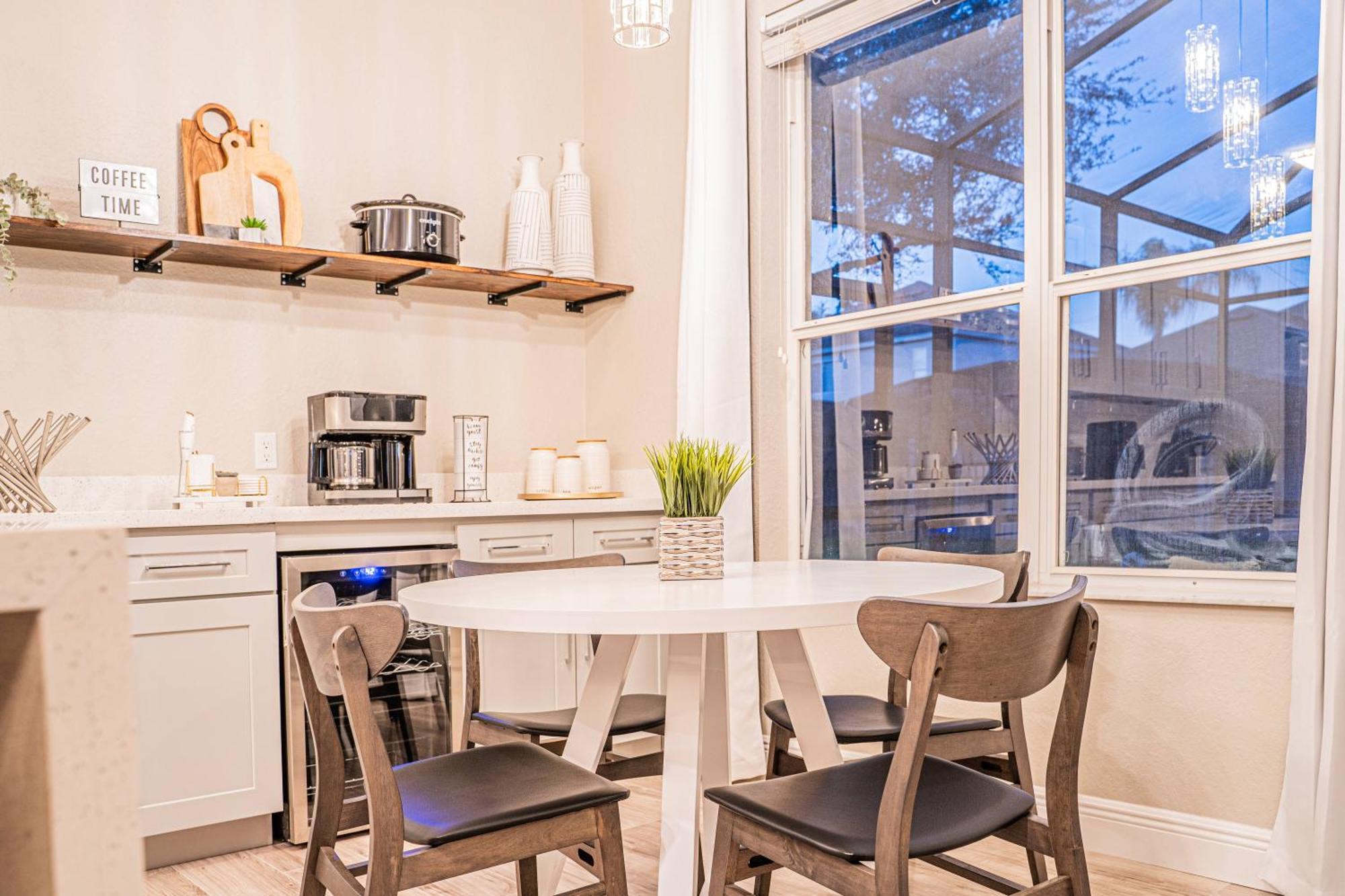 New Spectacular Windsor Hills Holiday home