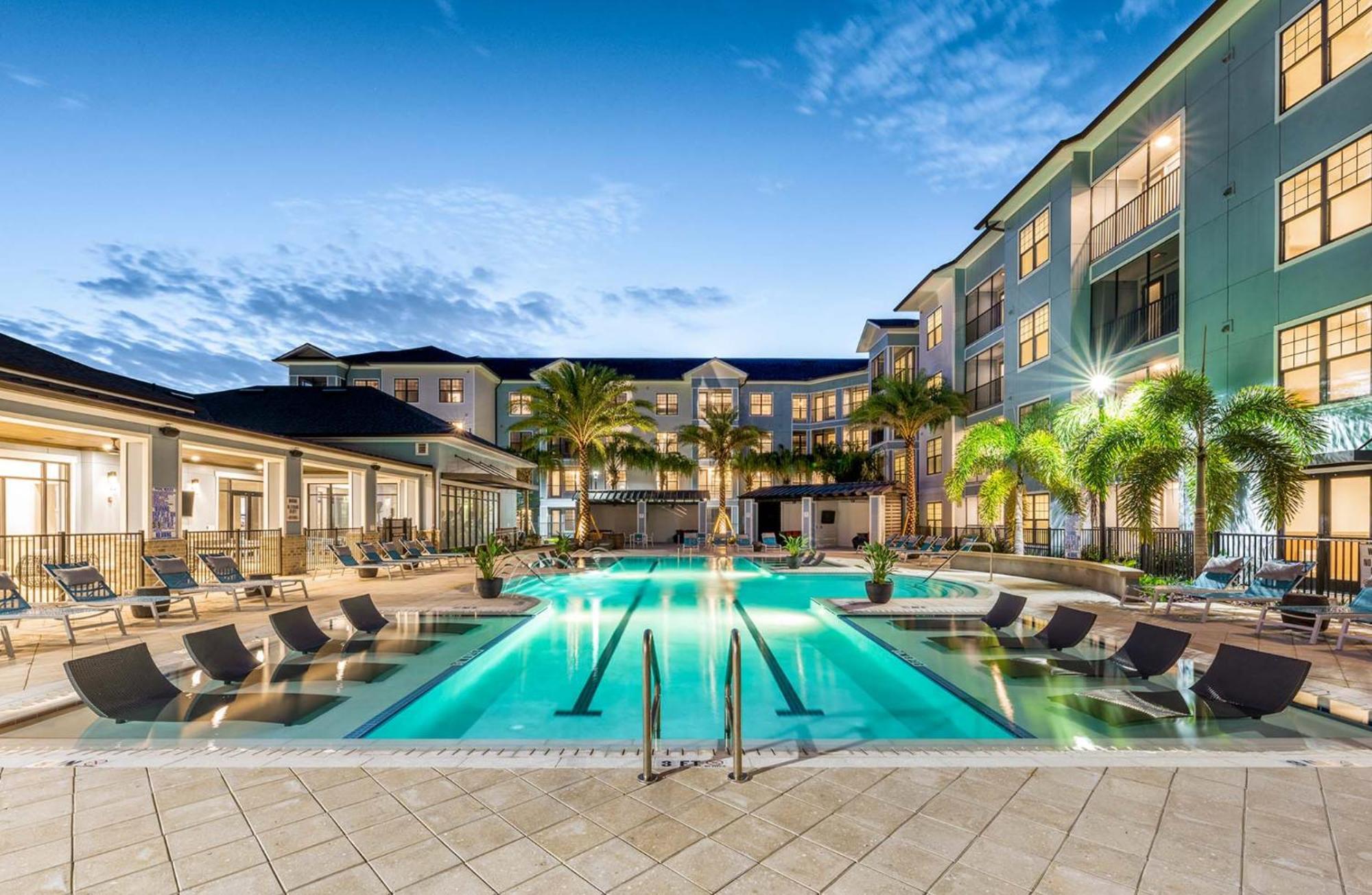 Full Apartment, Pet-friendly, King Bed, 15 Min To Parks, Resort-style Amenities Apartment