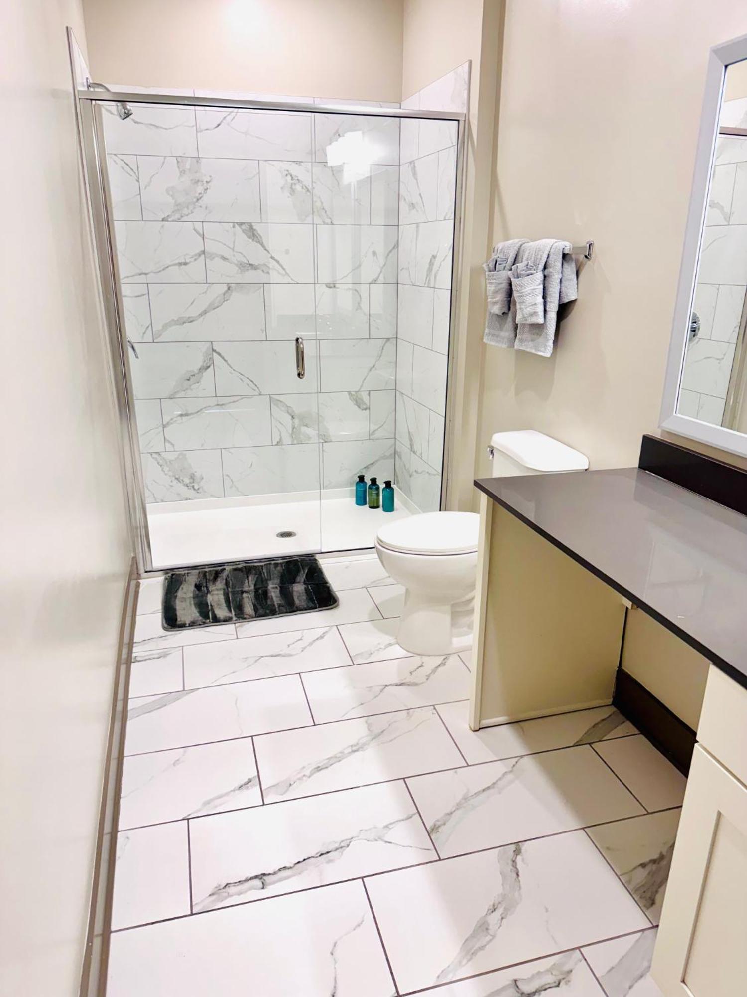 Full Apartment, Pet-friendly, King Bed, 15 Min To Parks, Resort-style Amenities *