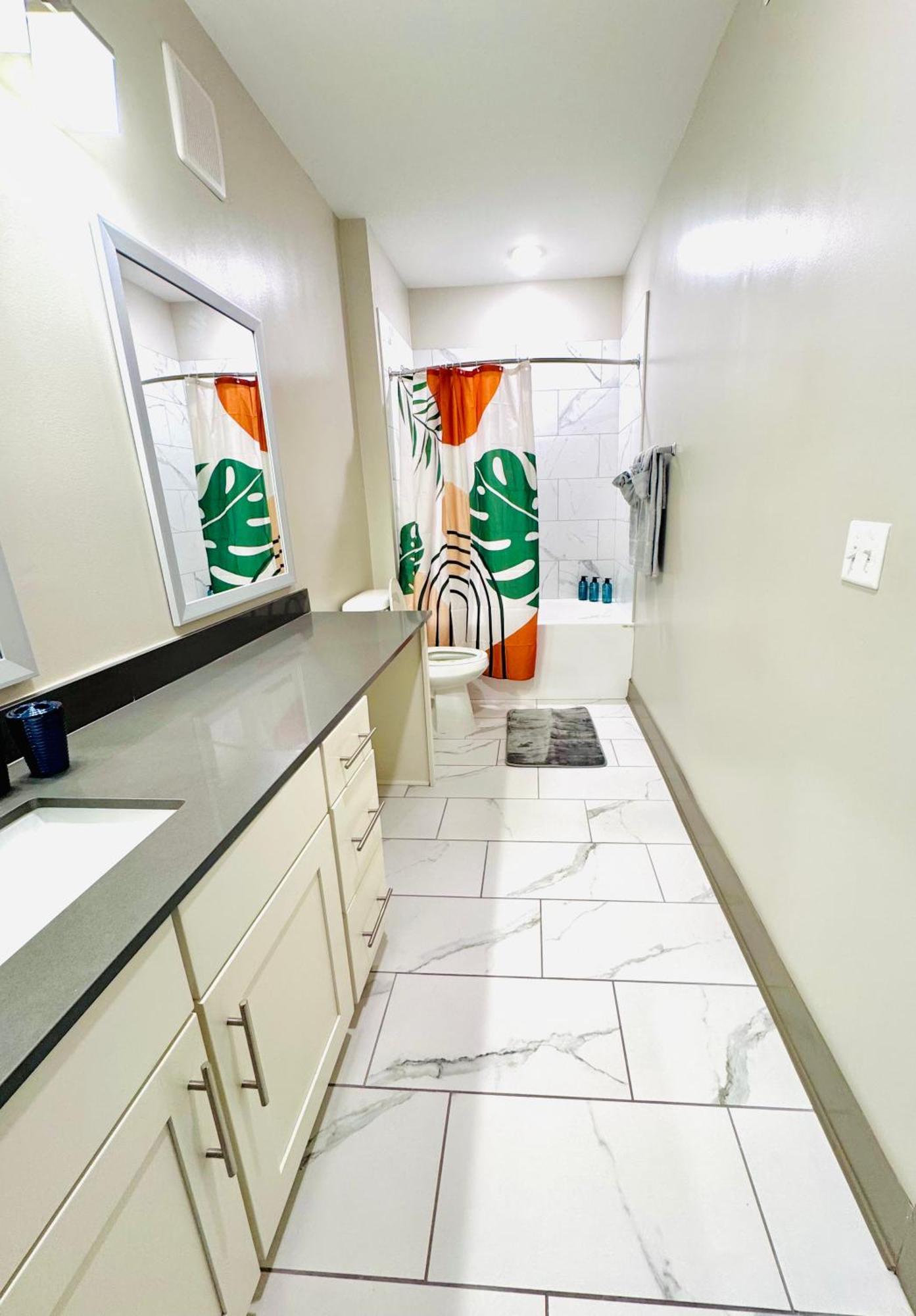 Full Apartment, Close To Parks King Bed Pet-friendly Amenities Apartment Orlando