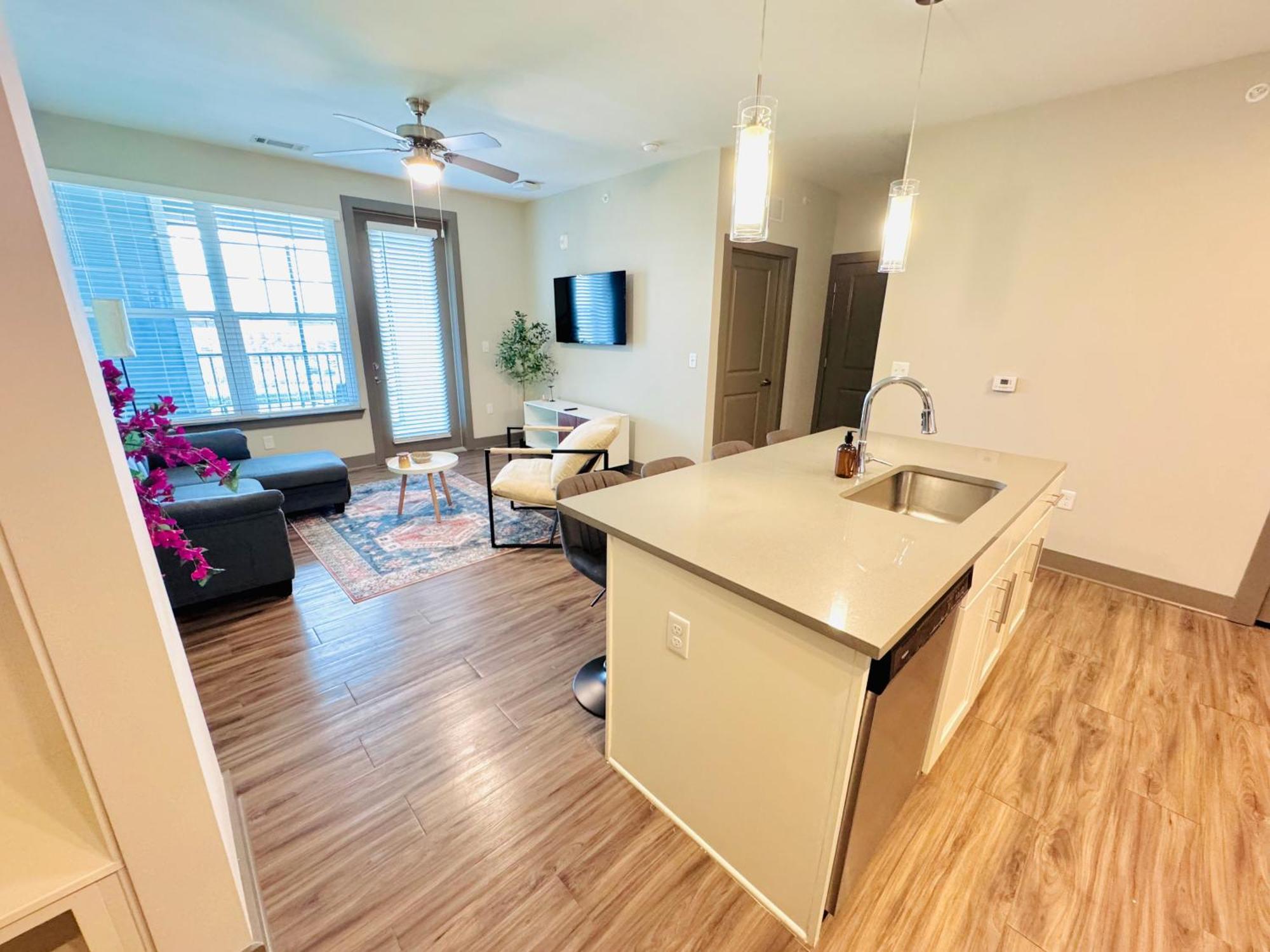 Apartment Full Apartment, Close To Parks King Bed Pet-friendly Amenities *