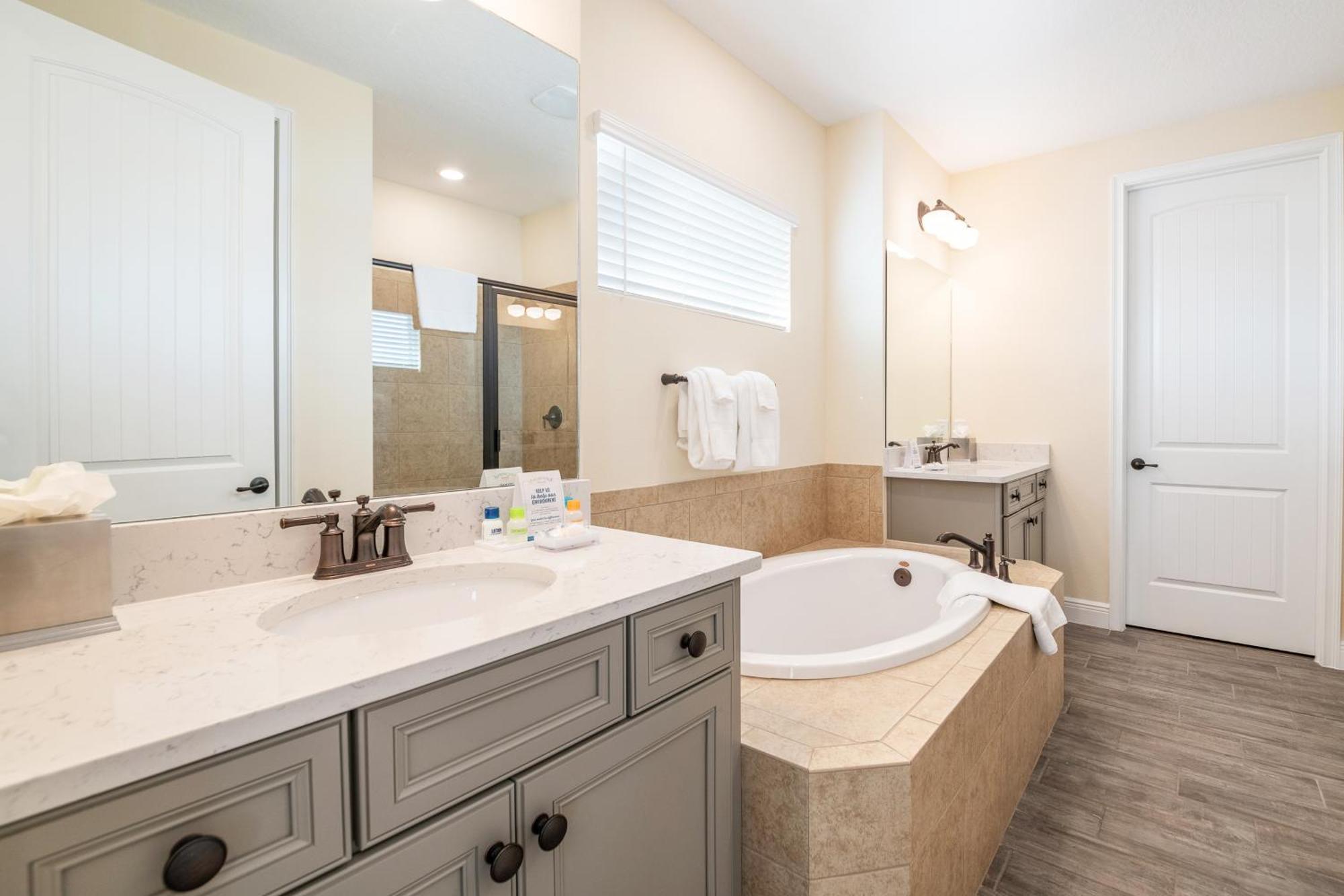 3 Story With Private Pool Near With Margaritaville Access - 8105su Holiday home Orlando
