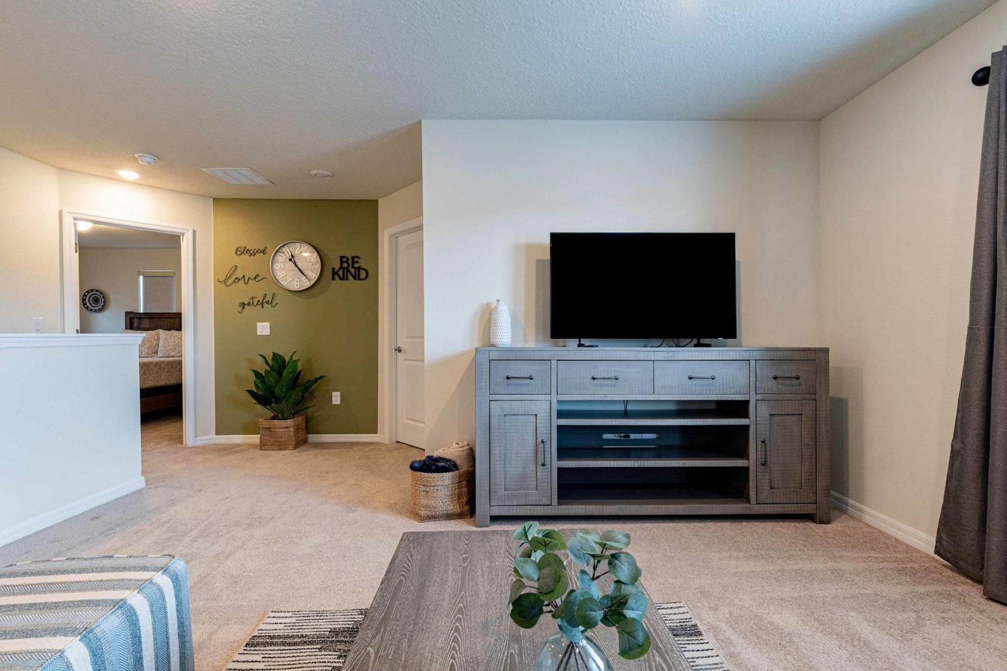 Family Friendly 5br Pool Patio & For 10 Holiday home *