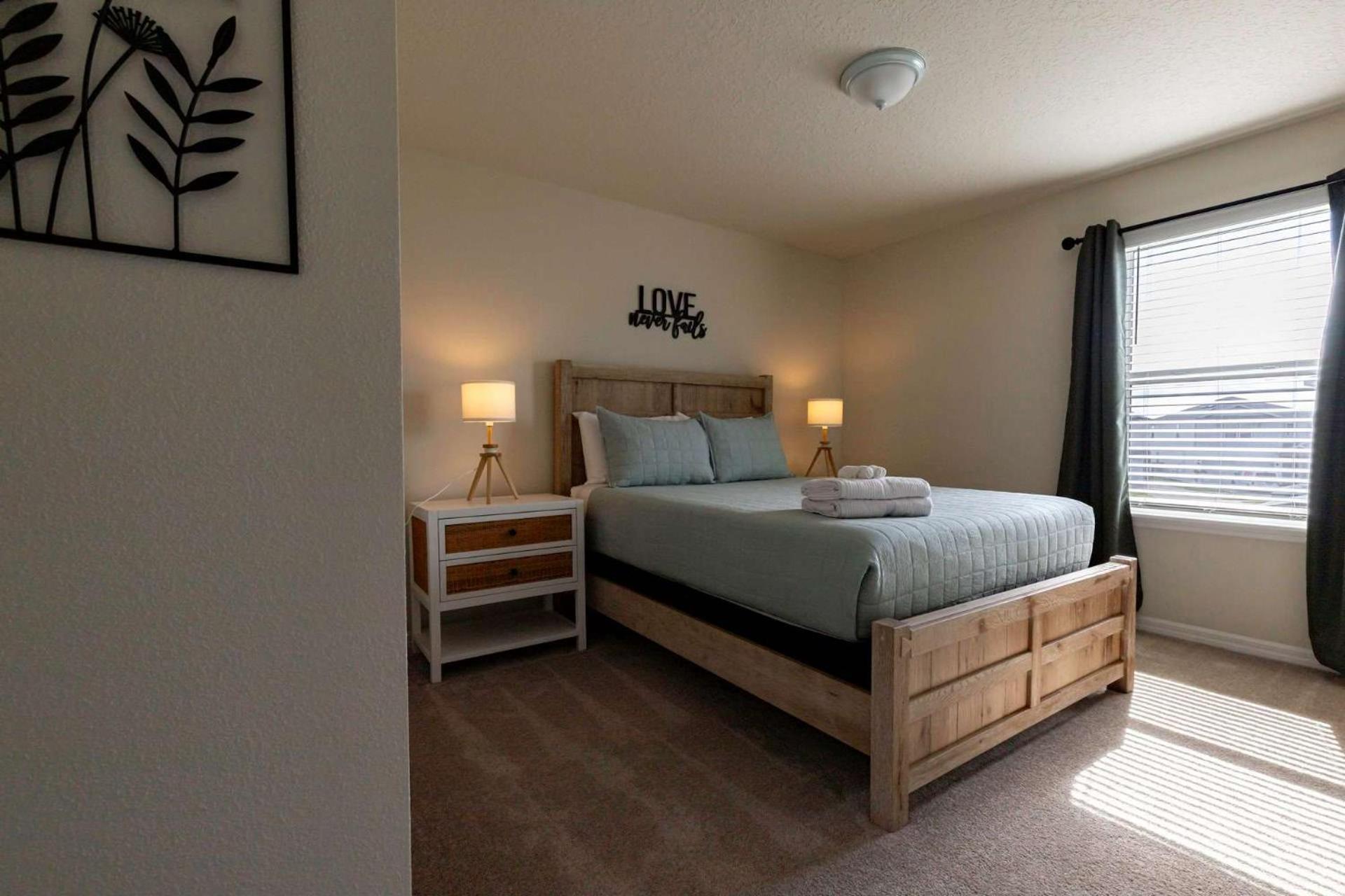 Family Friendly 5br Pool Patio & For 10 Holiday home