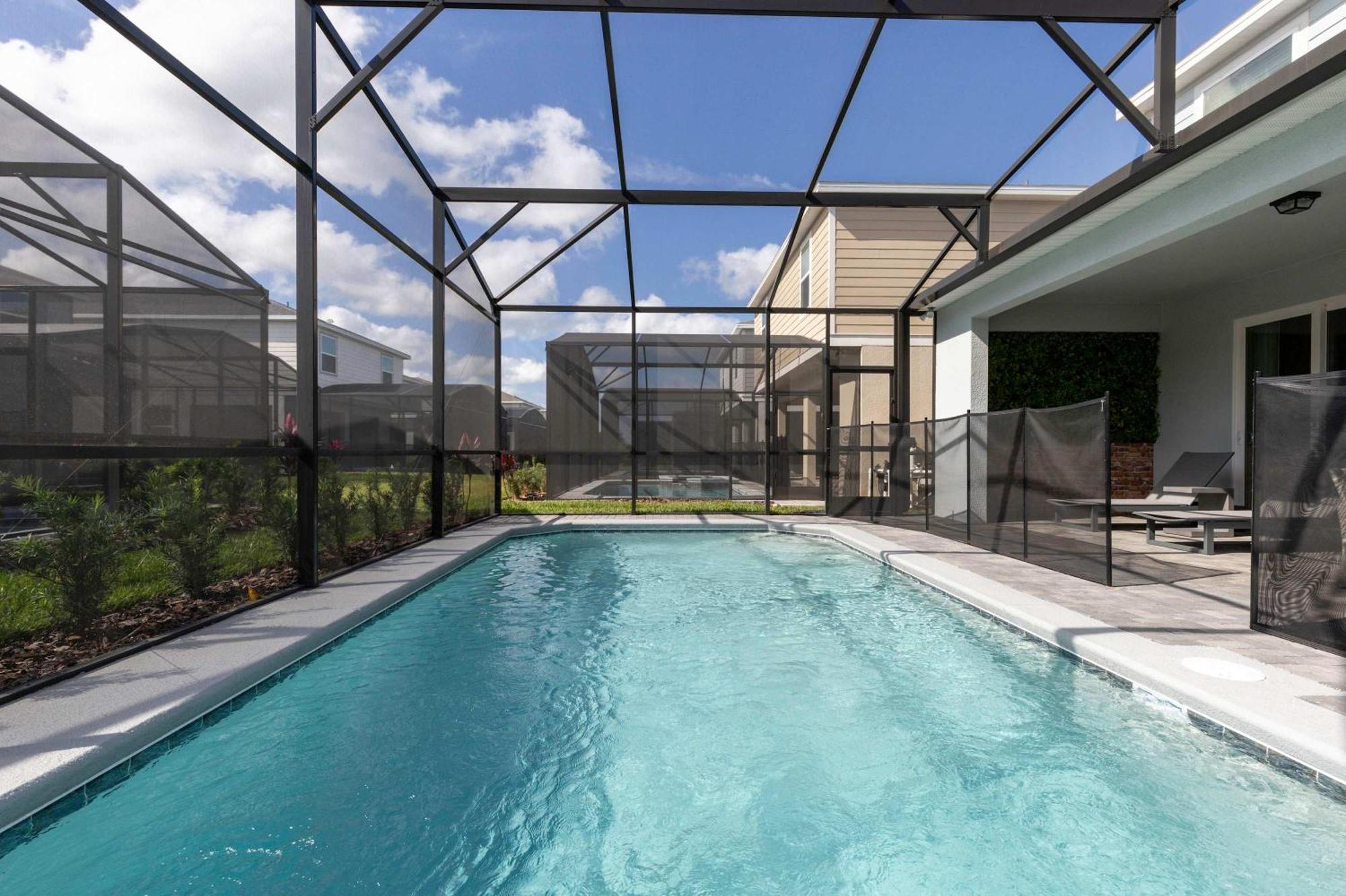 Holiday home Family Friendly 5br Pool Patio & For 10 *
