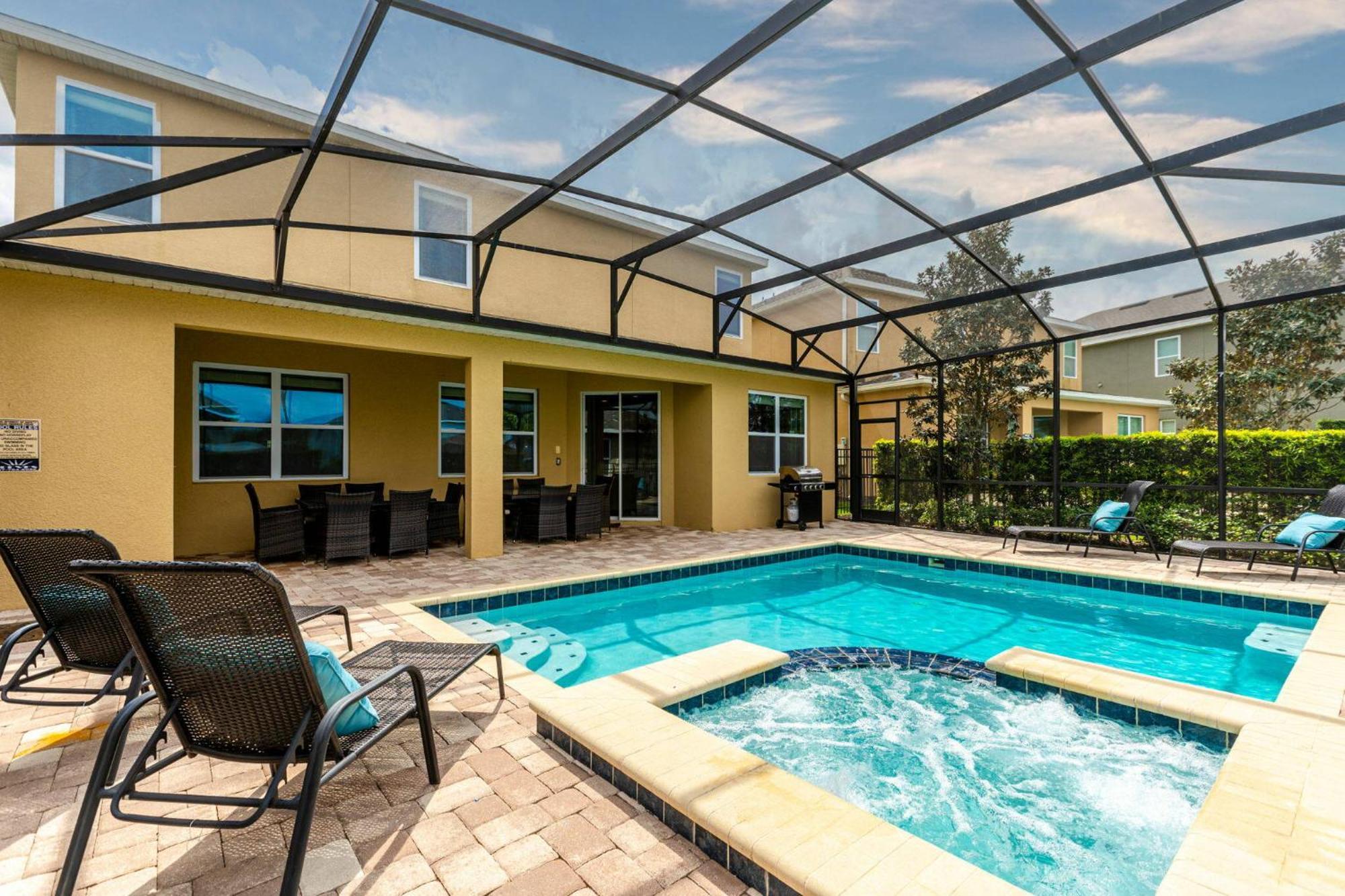 Encore 6 Bedroom Vacation With Pool 2300 Holiday home *