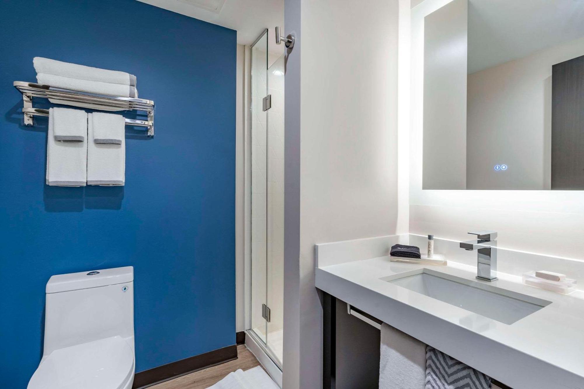 Hotel Cambria Near Universal Theme Parks Orlando