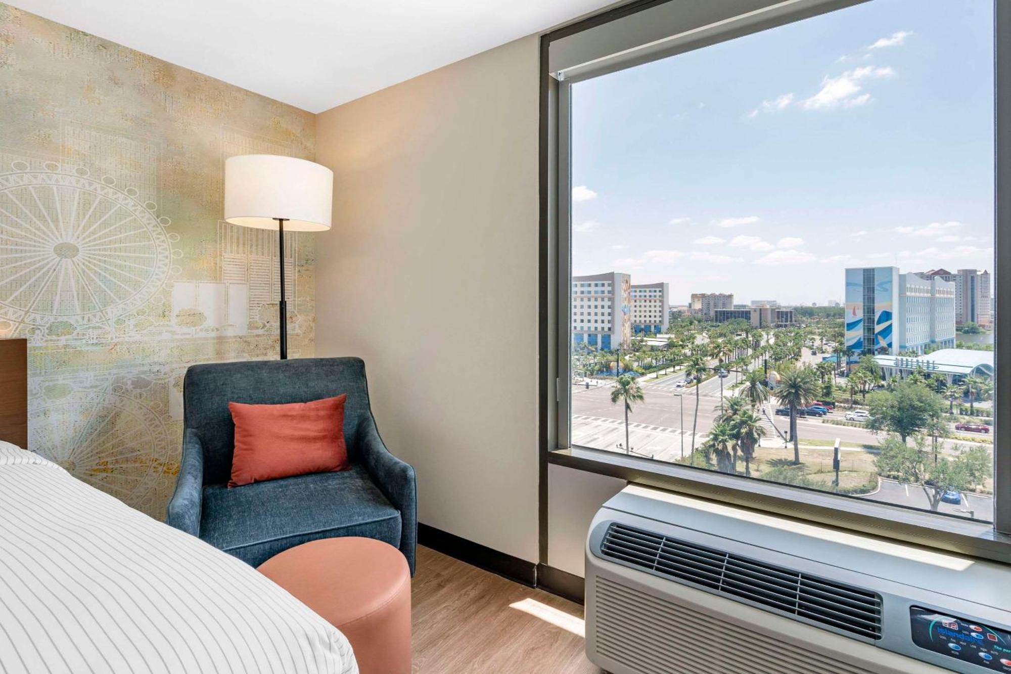 Cambria Near Universal Theme Parks Hotel Orlando