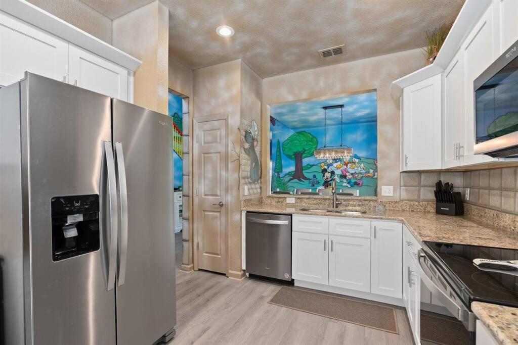 Holiday home Free Arcade! Themed! South Facing Pool!