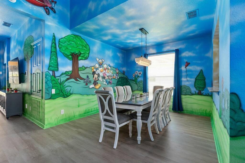 Free Arcade! Themed! South Facing Pool! Holiday home Orlando